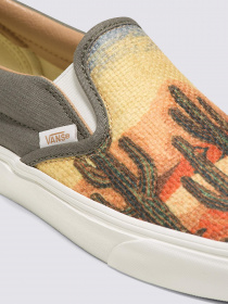 Сліпони та мокасини Vans Classic Slip-On модель VN0009Q7CEE1 Фото
