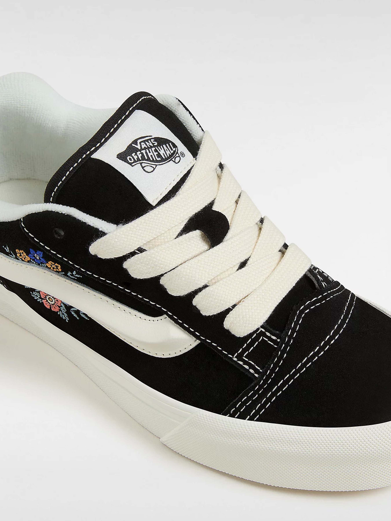 Кеды Vans Knu Skool модель VN000D75F2B1 Кеды Vans Knu Skool модель VN000D75F2B1 Фото