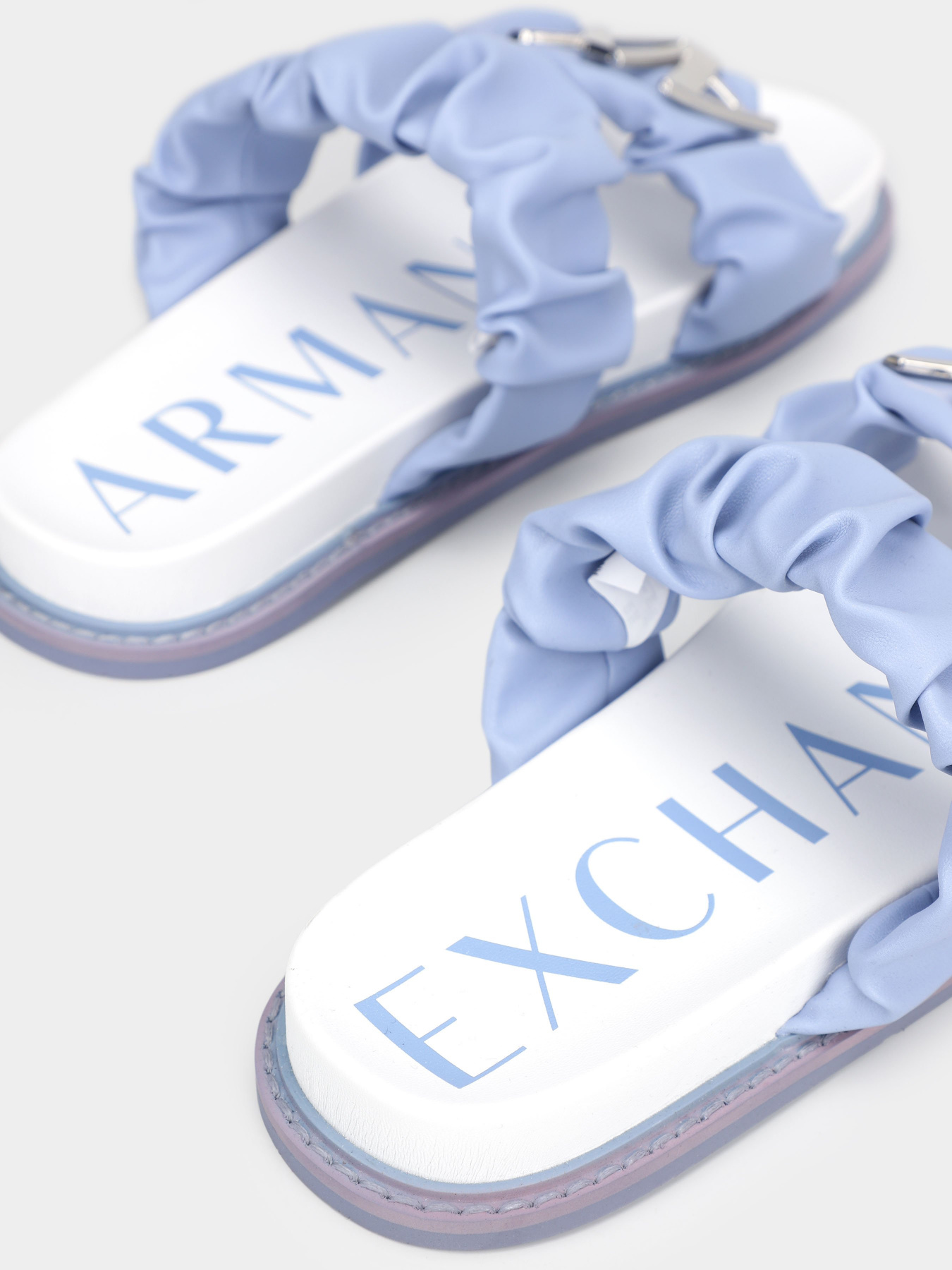 Шлёпанцы Armani Exchange модель XDP040-XV705-S599 Фото
