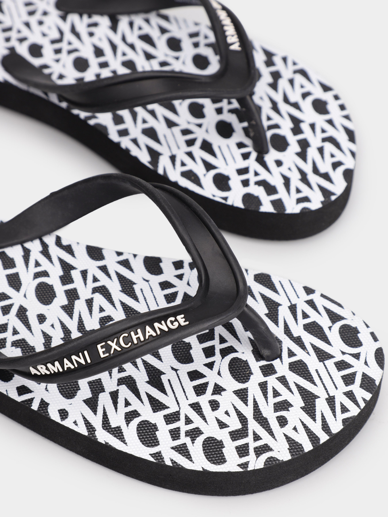 Шльопанці Armani Exchange модель XDQ010-XV700-S526 Фото
