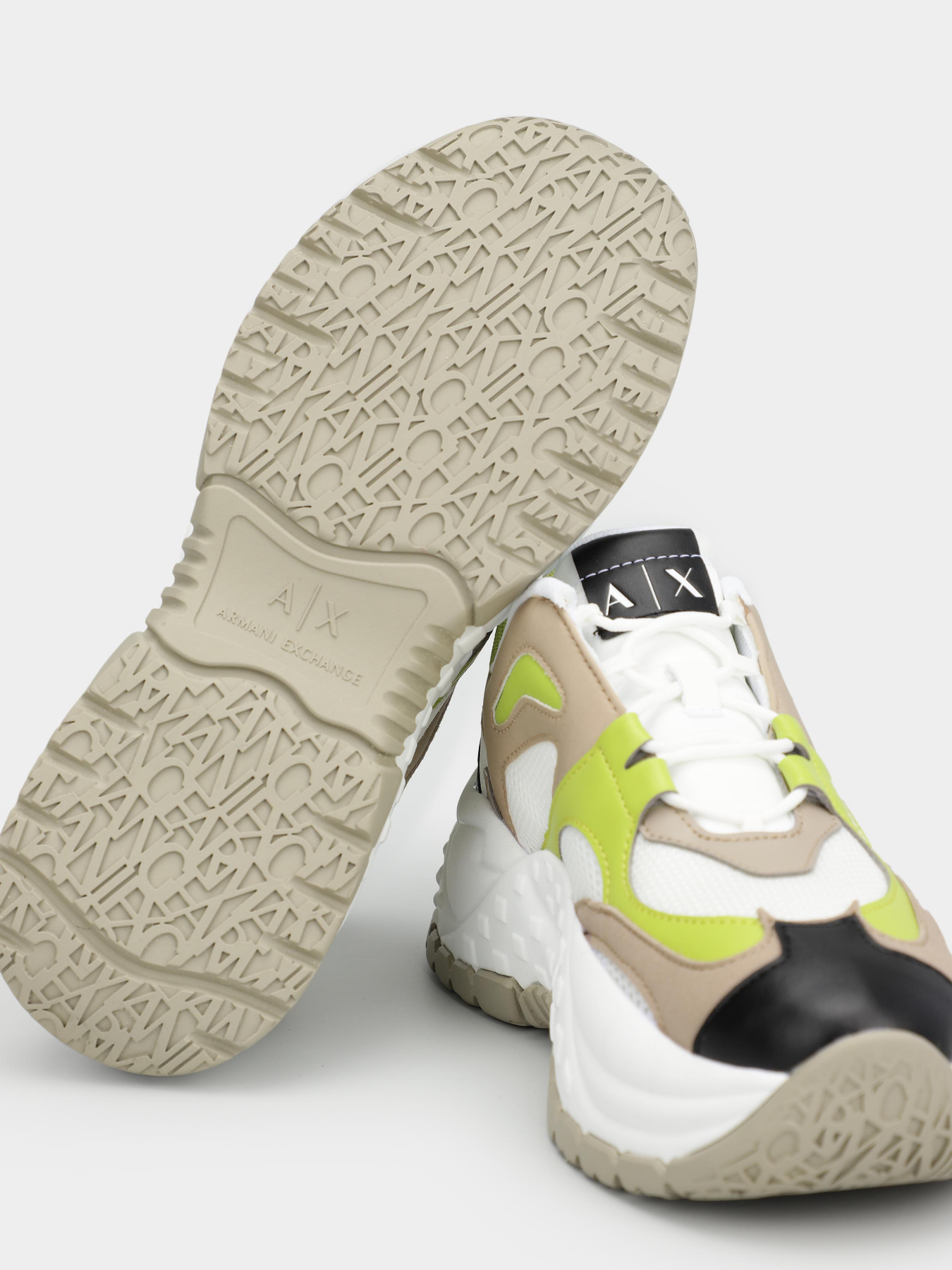 Кроссовки Armani Exchange модель XDX120-XV708-S600 Фото