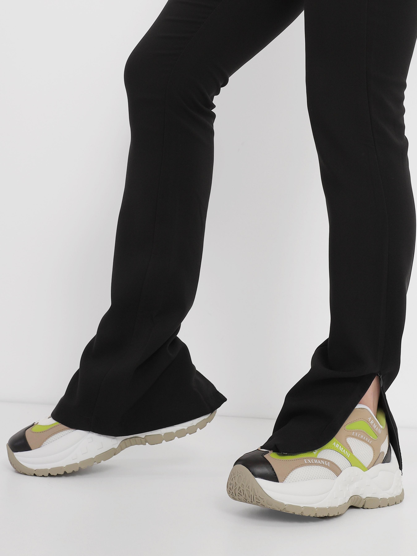 Кроссовки Armani Exchange модель XDX120-XV708-S600 Фото