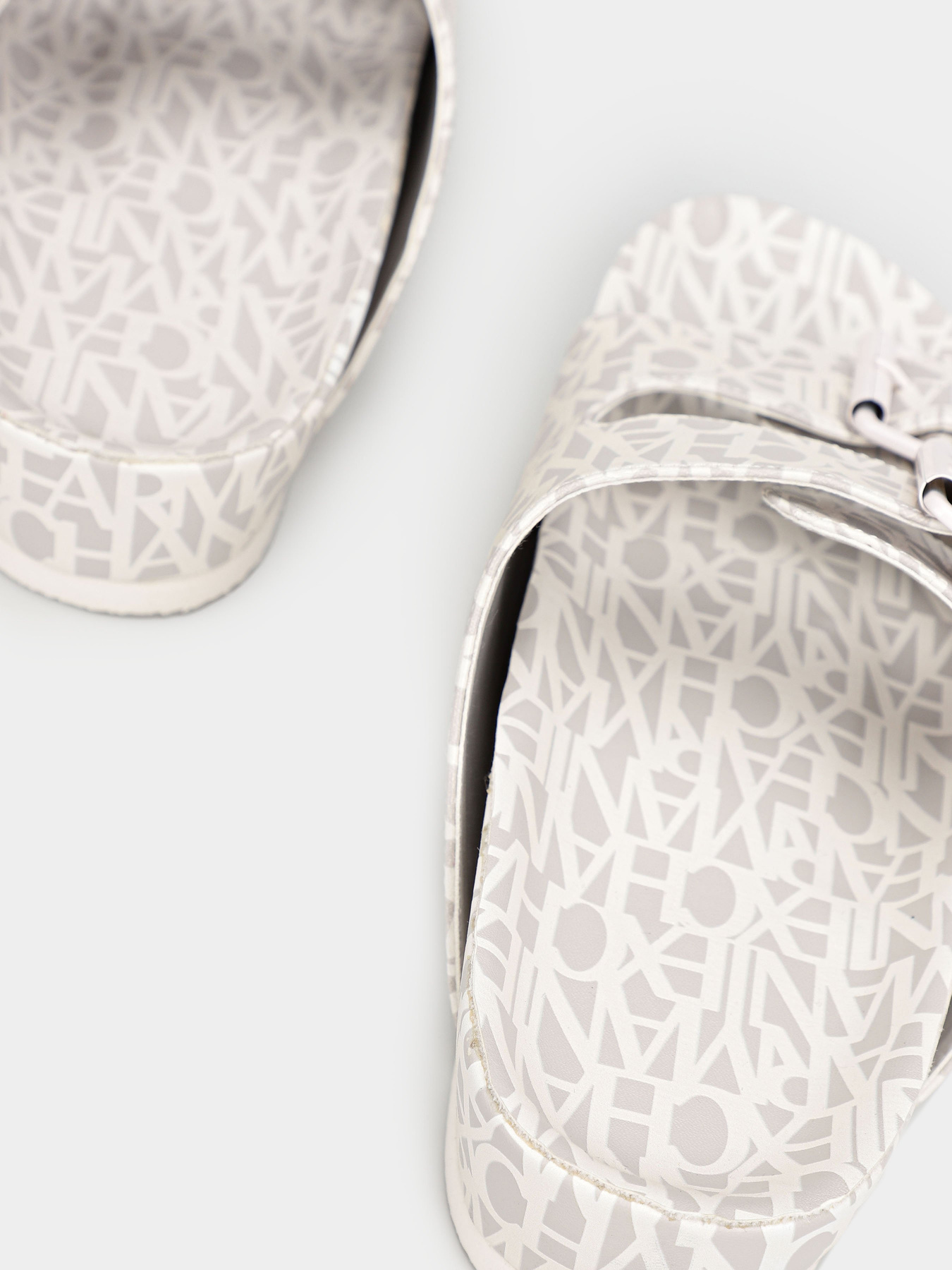 Шлёпанцы Armani Exchange модель XDP031-XV683-S054 Фото