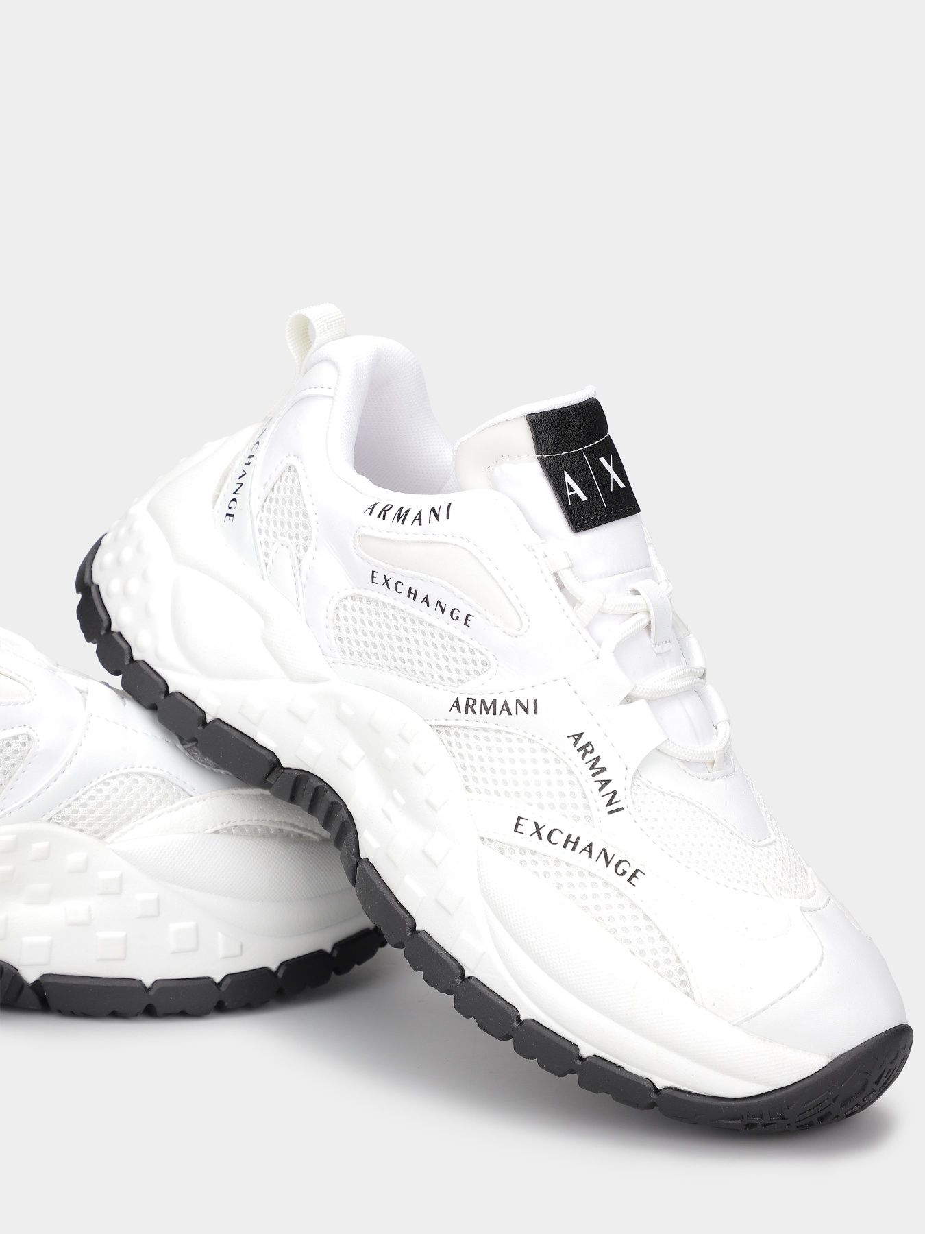 Кроссовки Armani Exchange модель XDX120-XV708-T802 Фото
