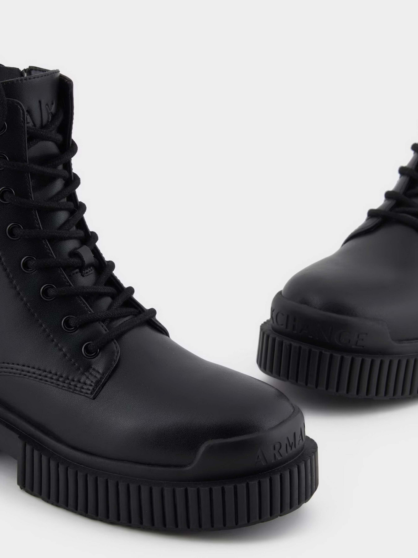 Ботинки и сапоги Armani Exchange модель XDN031-XV875-00002 Фото