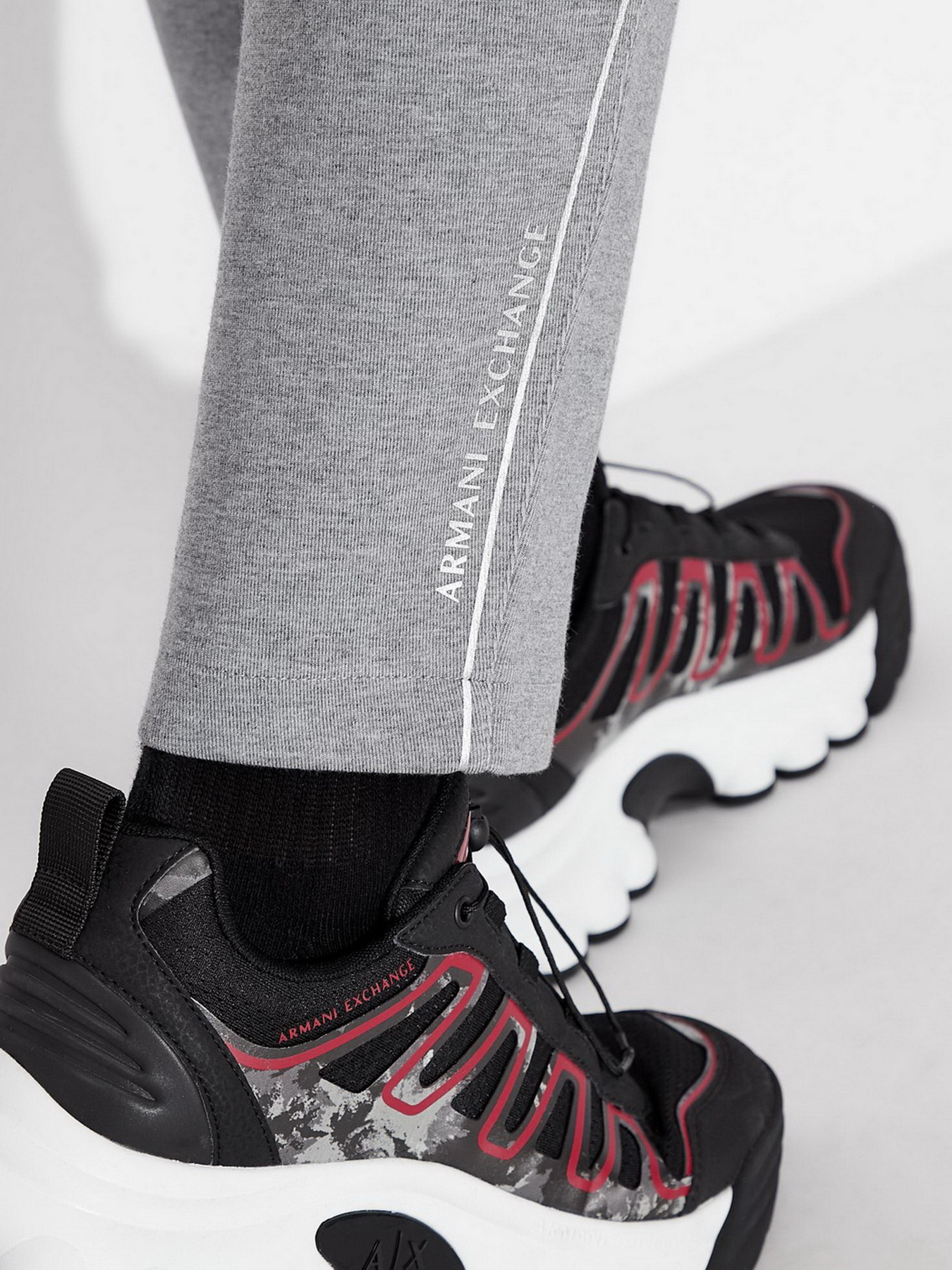 Брюки Armani Exchange модель 6KZPFE-ZJ5NZ-3907 Фото