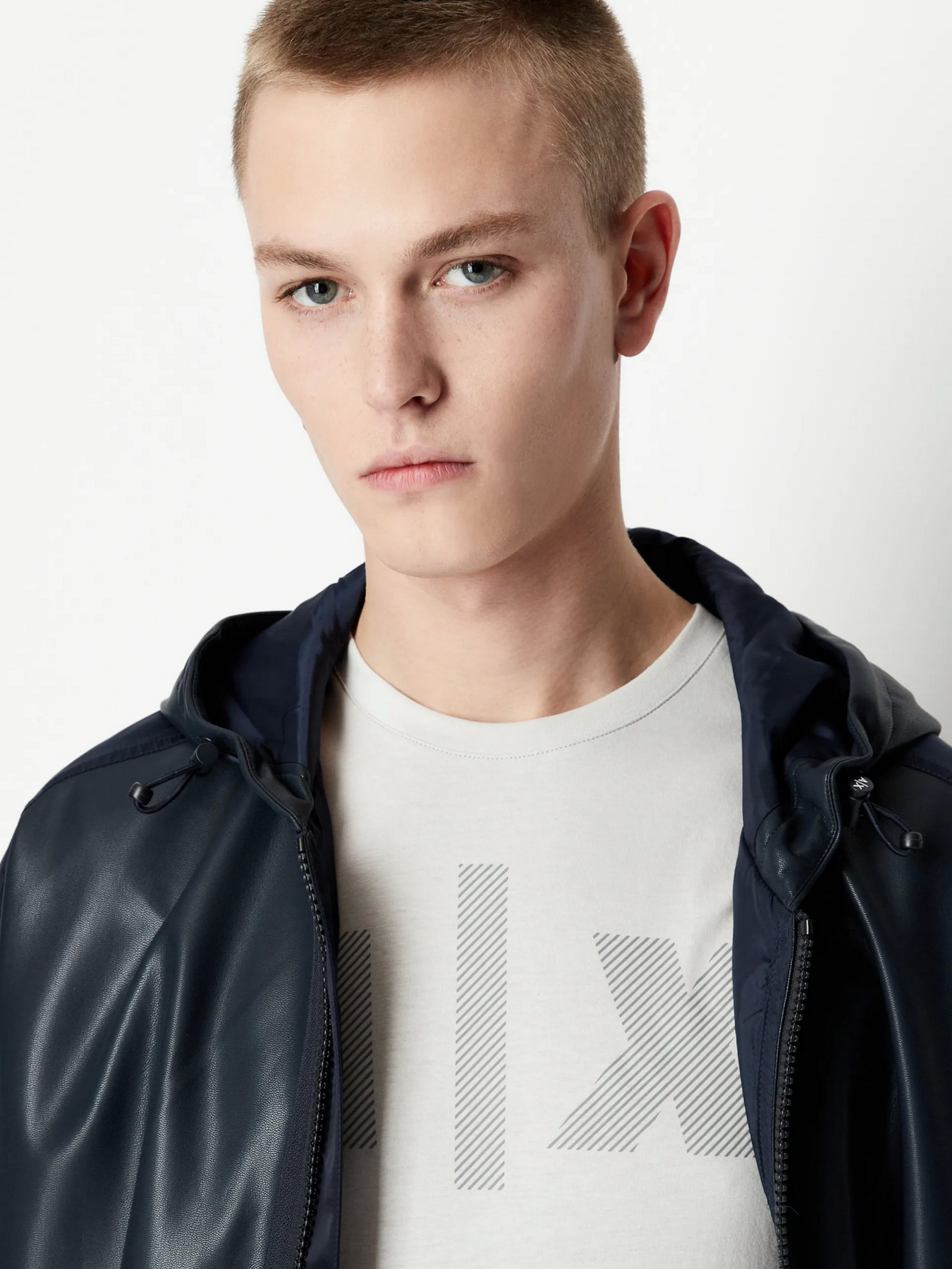 Футболки і поло Armani Exchange модель 3RZTFF-ZJH4Z-1942 Футболки і поло Armani Exchange модель 3RZTFF-ZJH4Z-1942 Фото