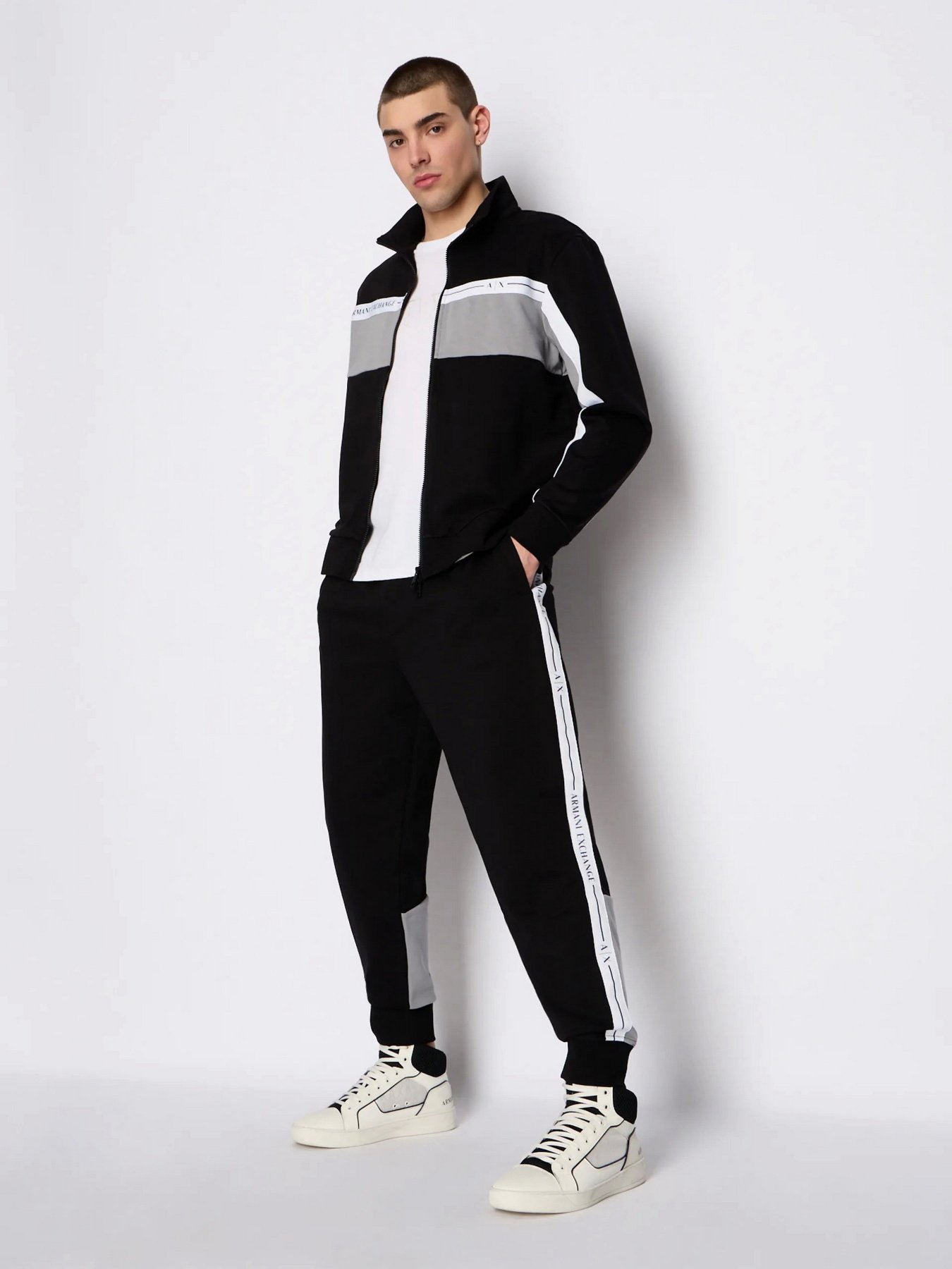 Штани Armani Exchange модель 3RZPFB-ZJDEZ-52AF Штани Armani Exchange модель 3RZPFB-ZJDEZ-52AF Фото