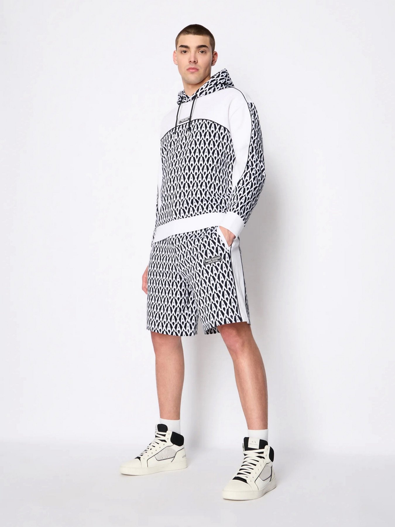 Худі та світшоти Armani Exchange модель 3RZMLA-ZJGFZ-85CP Худі та світшоти Armani Exchange модель 3RZMLA-ZJGFZ-85CP Фото