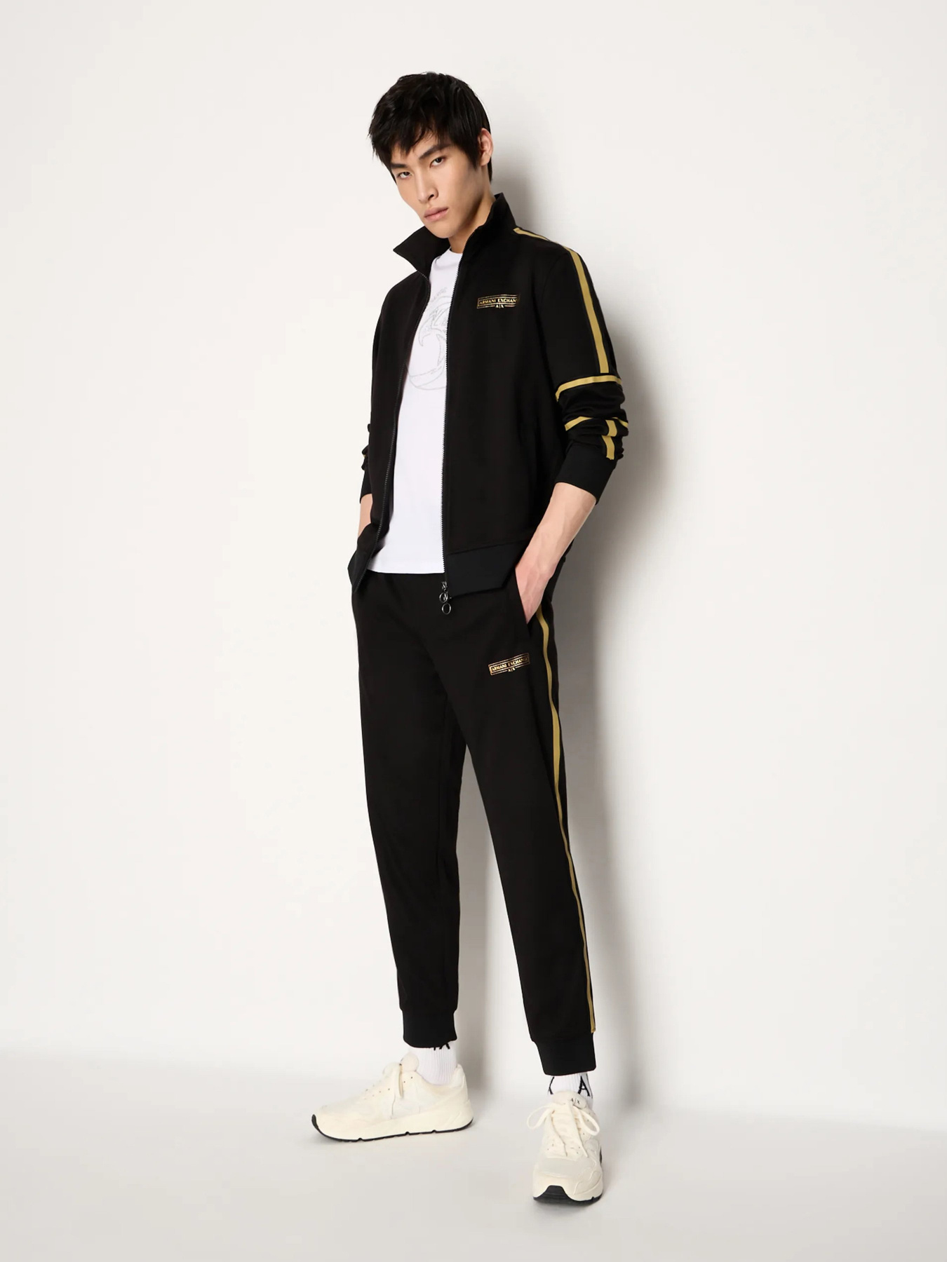 Футболки і поло Armani Exchange модель 3RZTRD-ZJ9AZ-1100 Футболки і поло Armani Exchange модель 3RZTRD-ZJ9AZ-1100 Фото