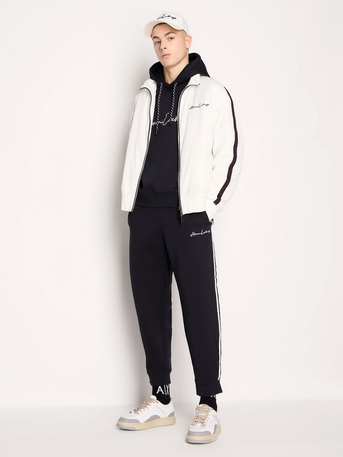 Брюки Armani Exchange модель 6RZPLD-ZJZGZ-1583 Брюки Armani Exchange модель 6RZPLD-ZJZGZ-1583 Фото