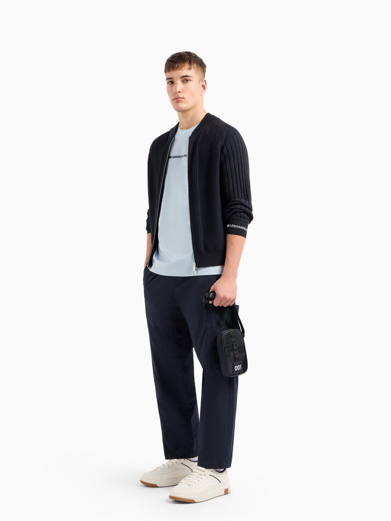 Свитры и кардиганы Armani Exchange модель 3DZE6A-ZM1LZ-1583 Свитры и кардиганы Armani Exchange модель 3DZE6A-ZM1LZ-1583 Фото