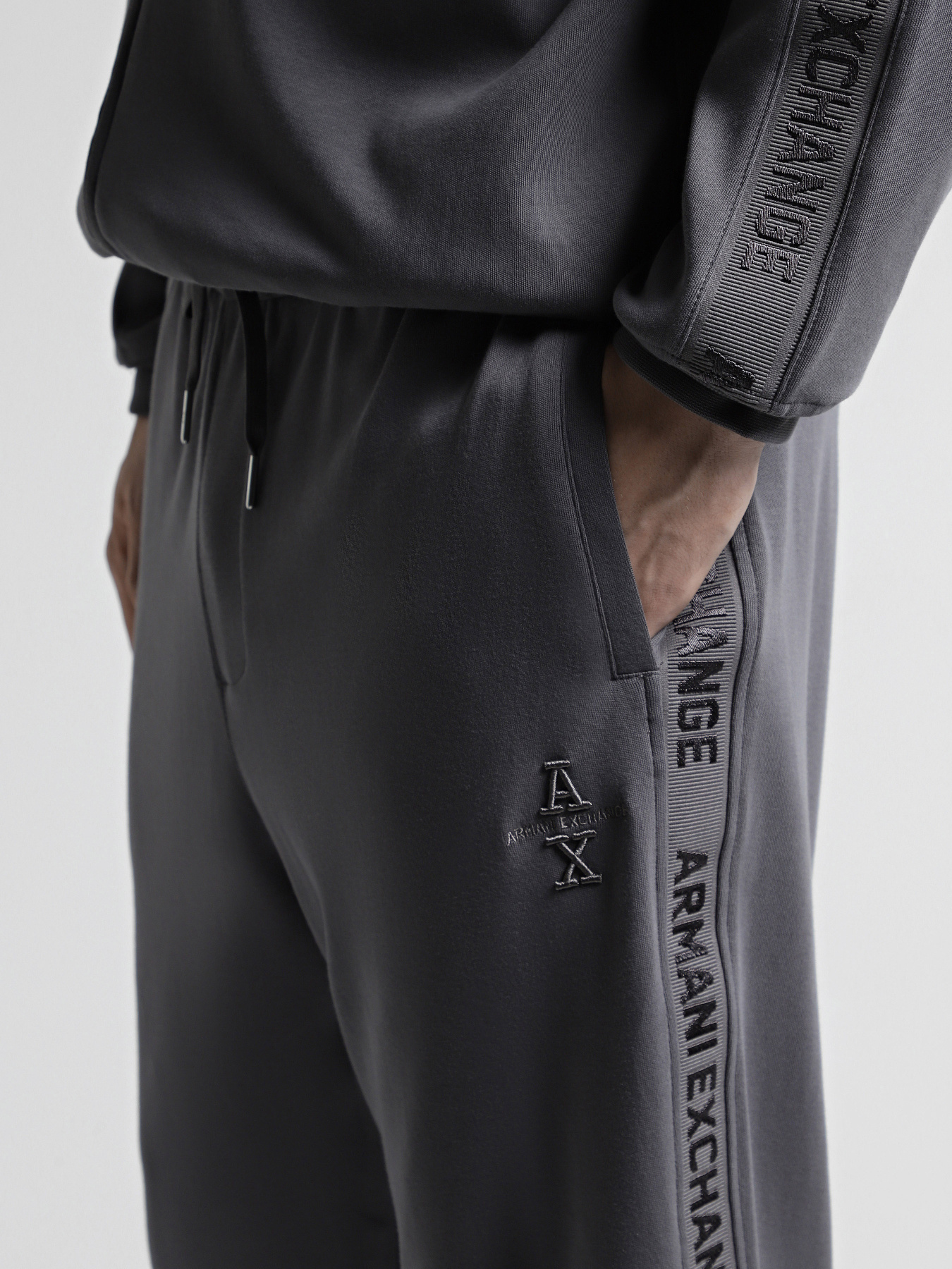 Брюки Armani Exchange модель 6DZPLC-ZJNNZ-19AA Брюки Armani Exchange модель 6DZPLC-ZJNNZ-19AA Фото
