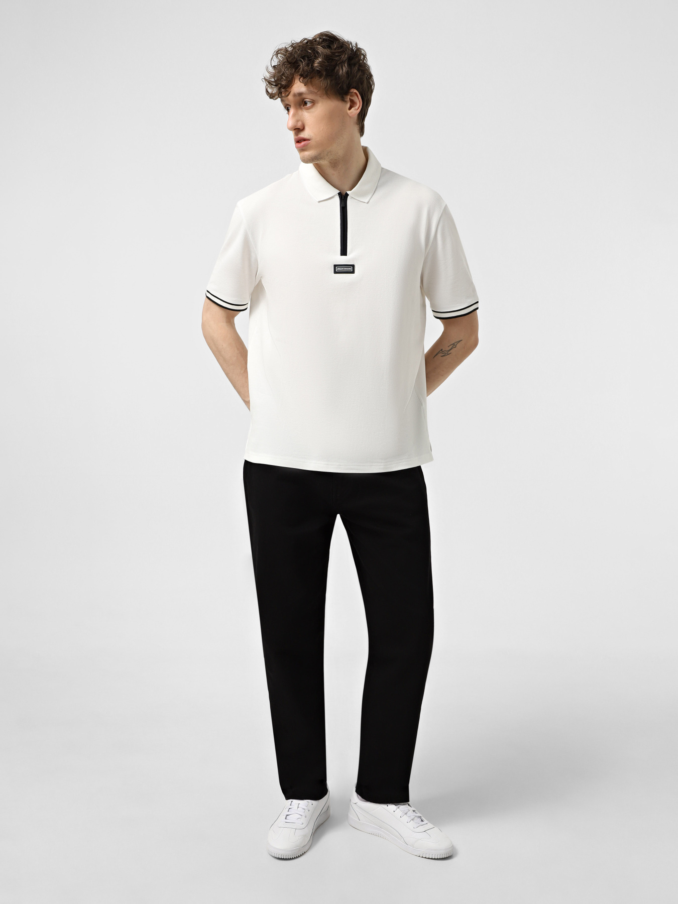 Футболки і поло Armani Exchange модель XM000221-AF10366-U0009 Фото
