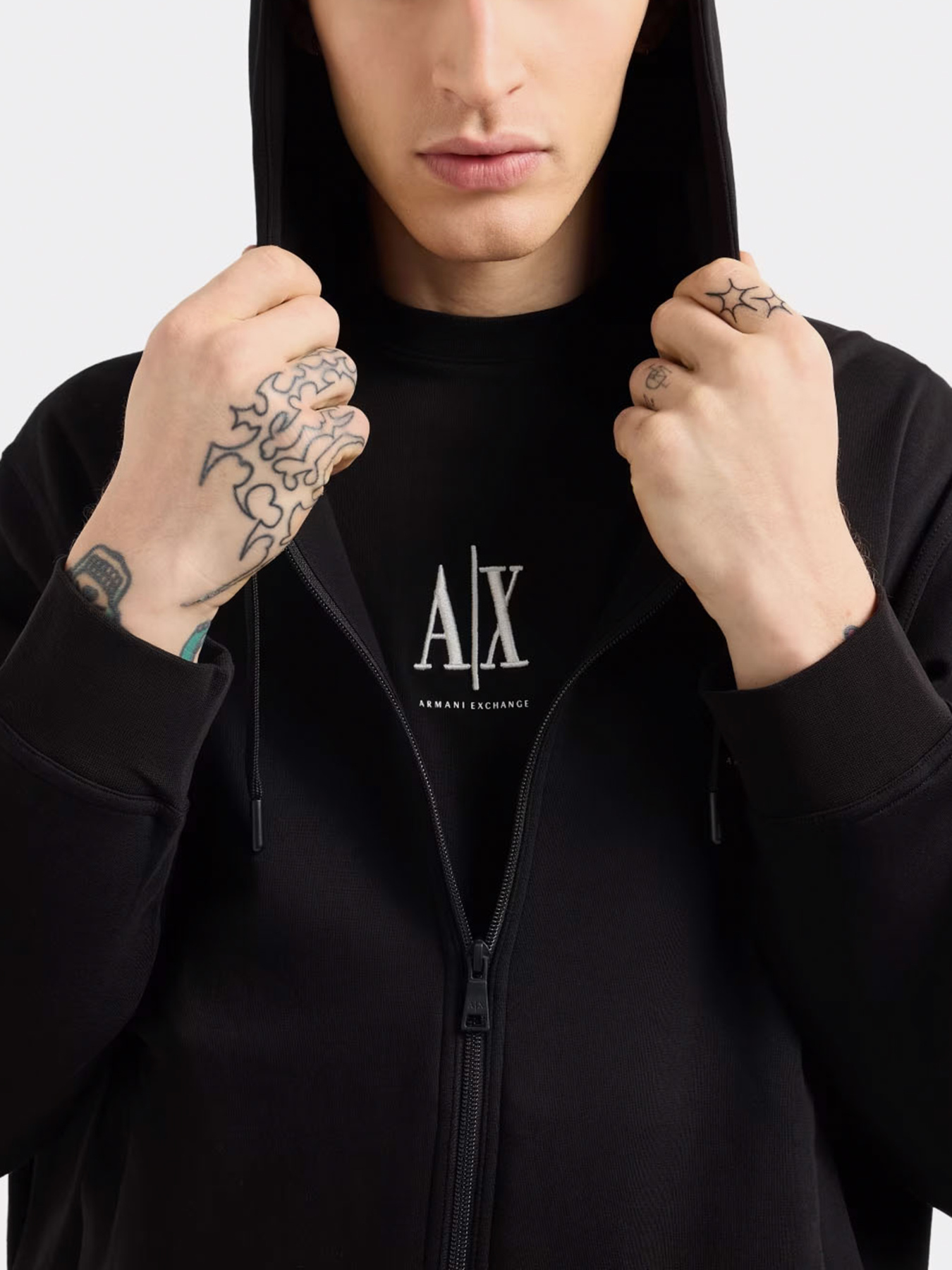 Худи и свитшоты Armani Exchange модель XM000371-AF10818-UC001 Худи и свитшоты Armani Exchange модель XM000371-AF10818-UC001 Фото
