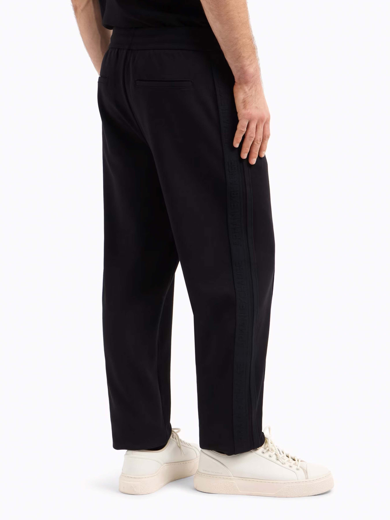 Брюки Armani Exchange модель XM000308-AF10365-UC001 Фото
