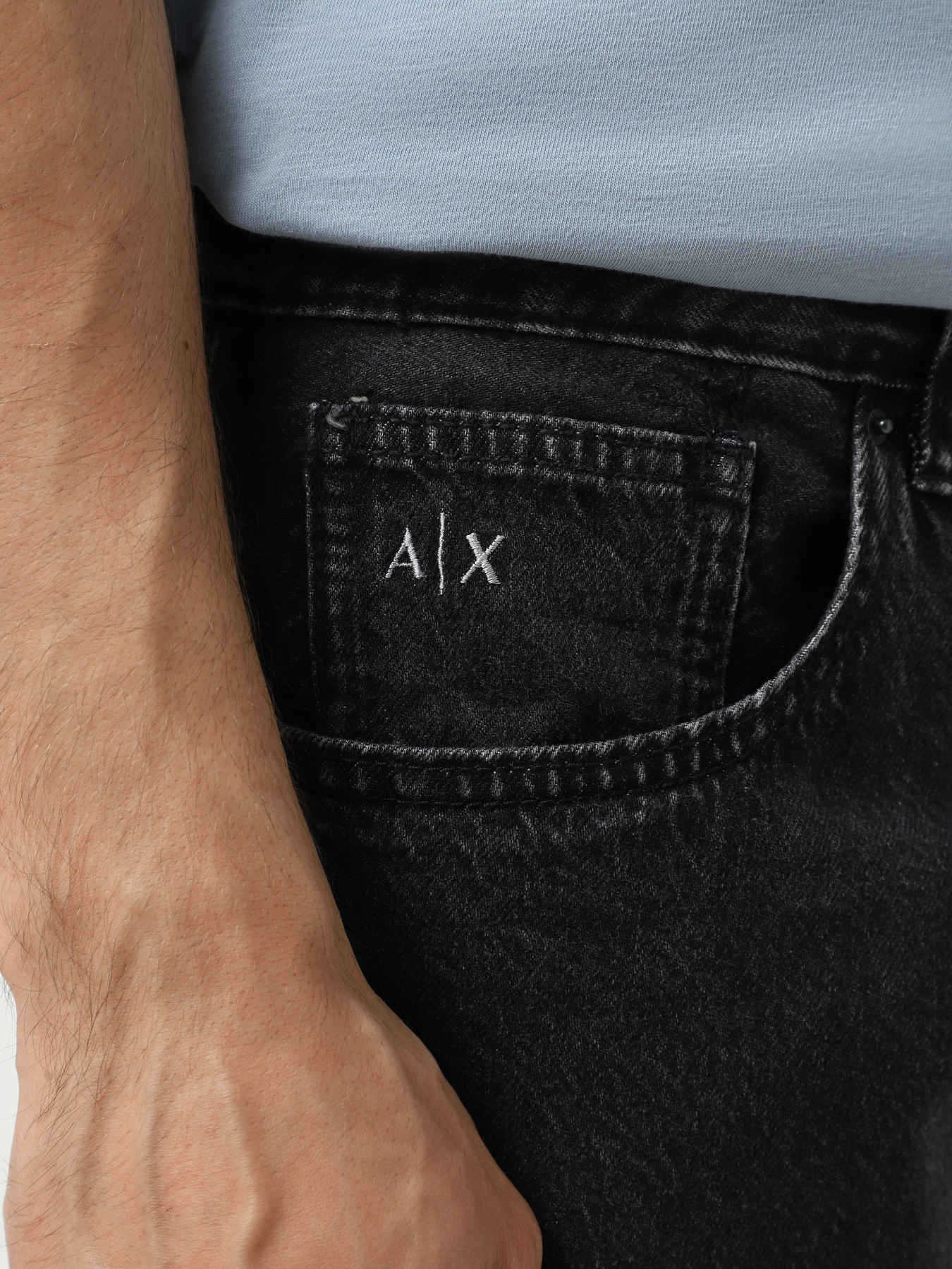 Джинси Armani Exchange модель XM000049-AF13366-M8001 Джинси Armani Exchange модель XM000049-AF13366-M8001 Фото