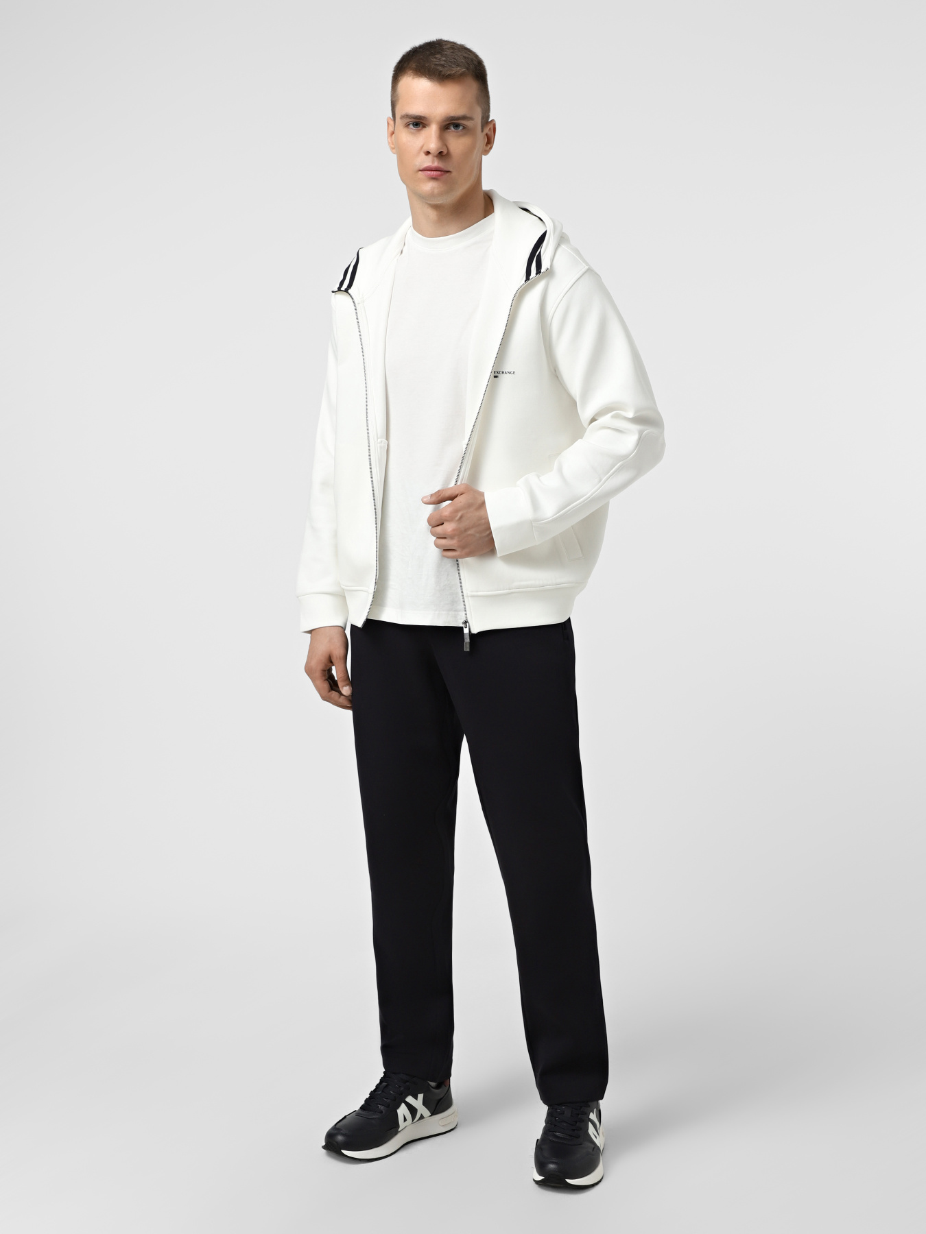 Брюки Armani Exchange модель XM001302-AF10818-UB101 Брюки Armani Exchange модель XM001302-AF10818-UB101 Фото