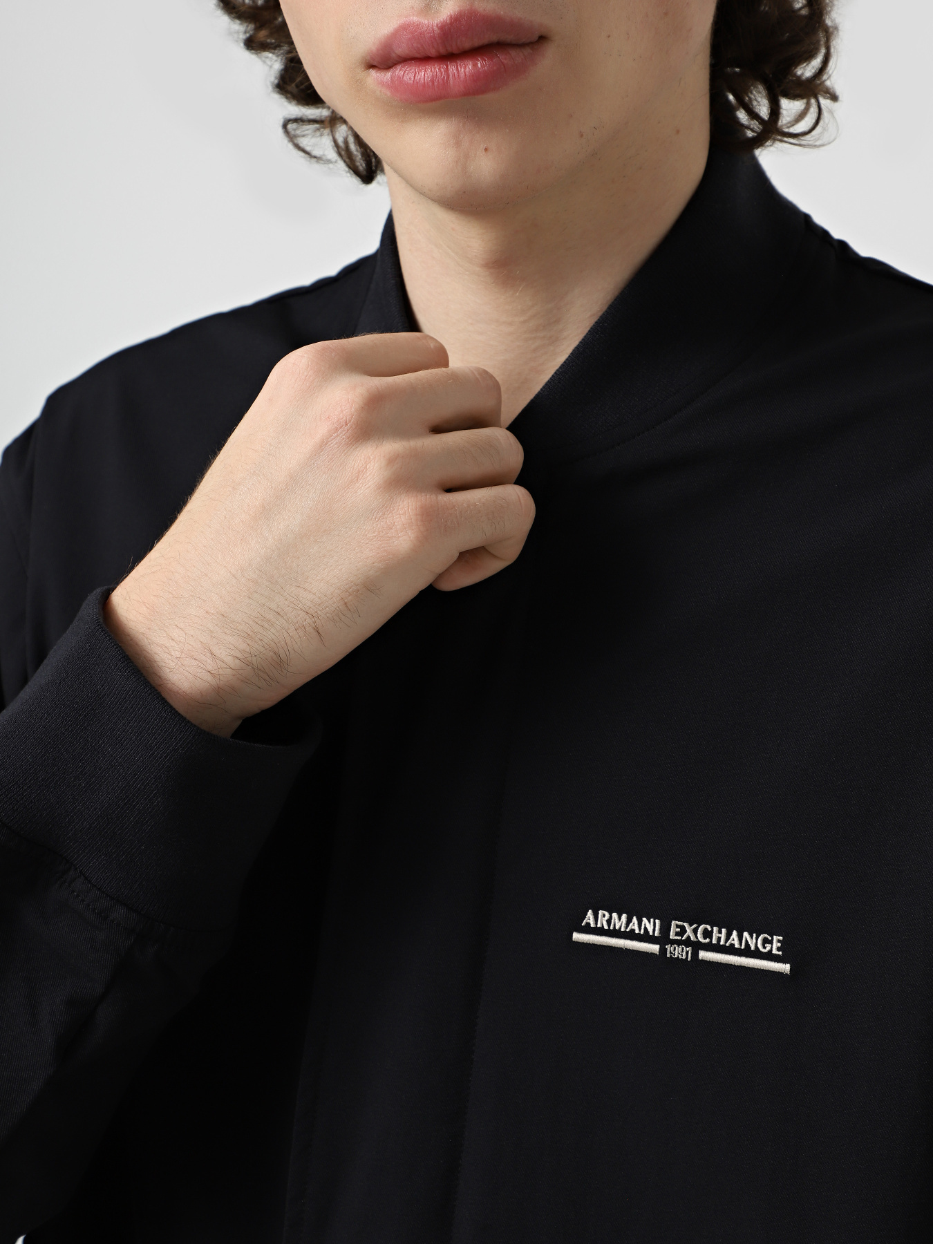 Куртки и дубленки Armani Exchange модель XM001854-AF15604-UB101 Куртки и дубленки Armani Exchange модель XM001854-AF15604-UB101 Фото