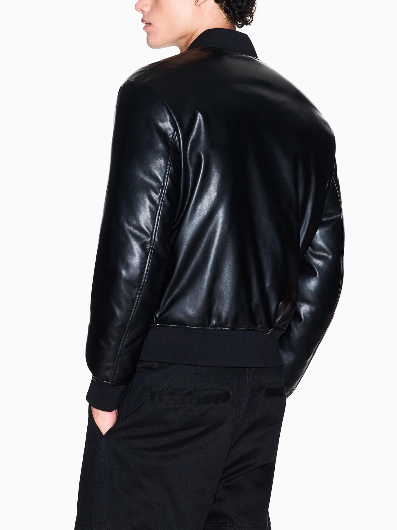 Куртки и дубленки Armani Exchange модель XM001104-AF16647-UC001 Фото