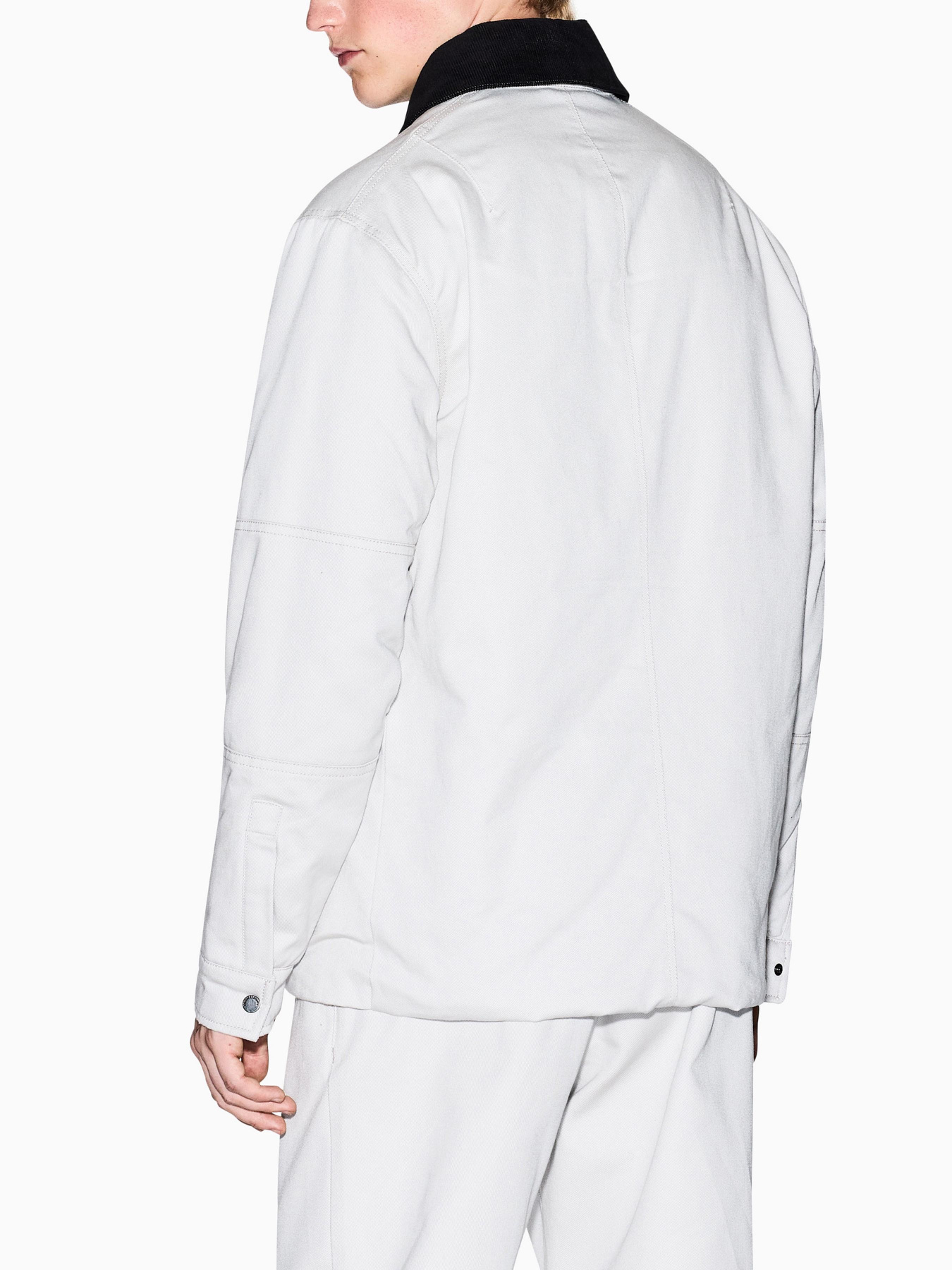 Куртки и дубленки Armani Exchange модель XM001864-AF16679-U1013 Фото