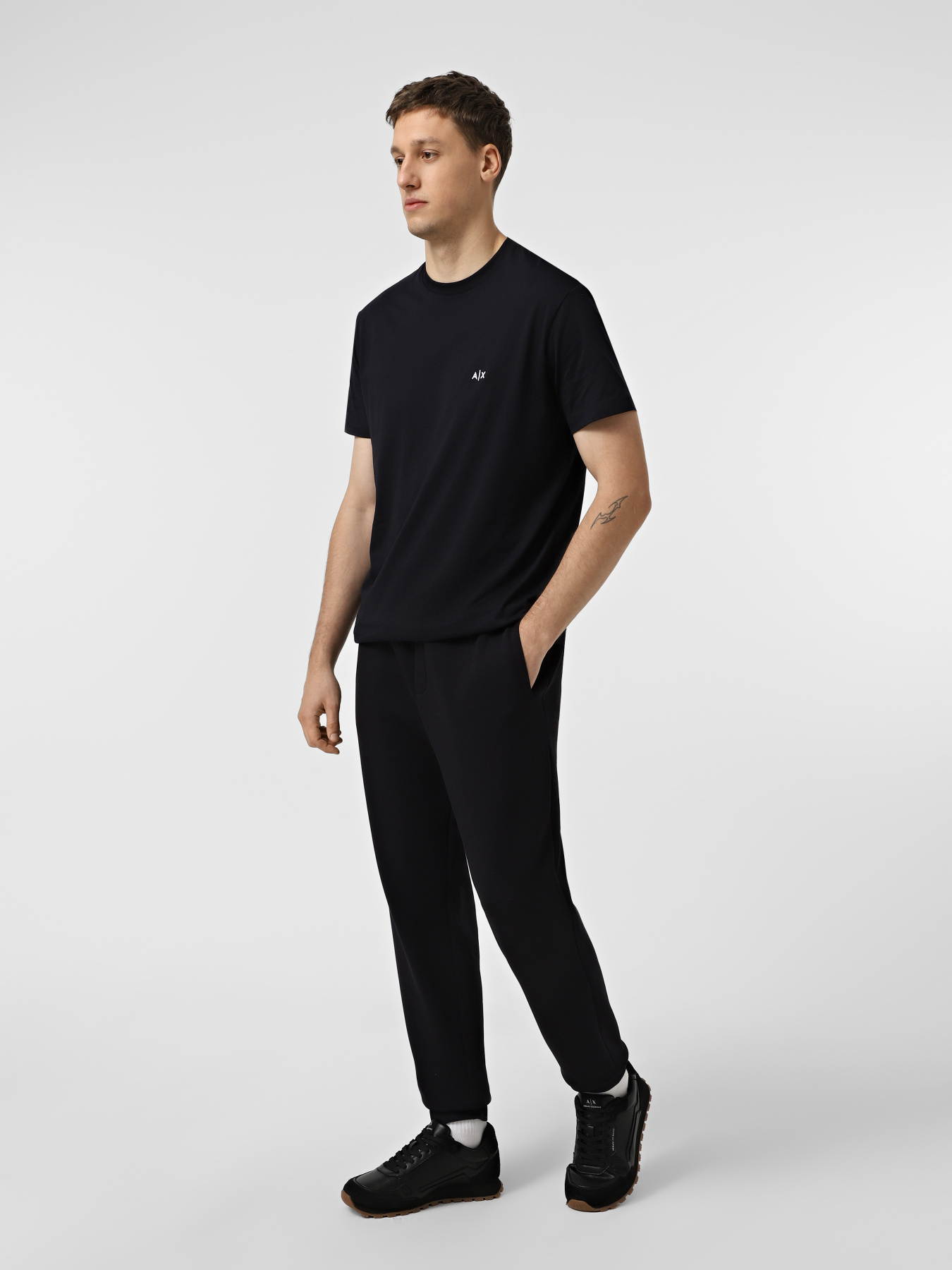Брюки Armani Exchange модель XM001894-AF10818-UB101 Брюки Armani Exchange модель XM001894-AF10818-UB101 Фото