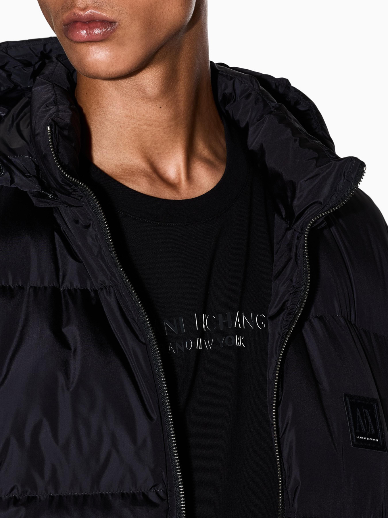 Куртки и дубленки Armani Exchange модель XM000348-AF12286-UC001 Фото