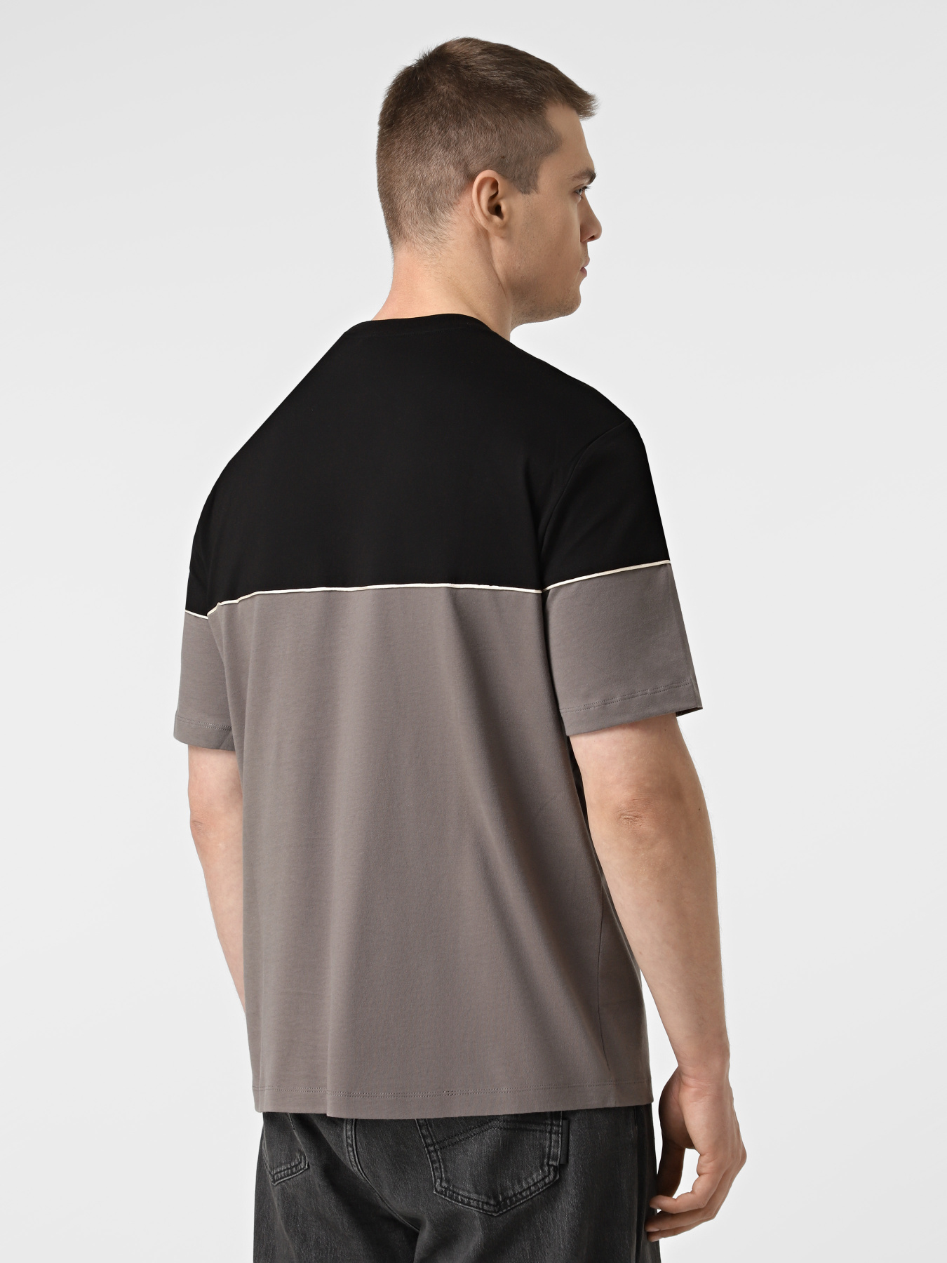 Футболки і поло Armani Exchange модель XM001034-AF10362-MC225 Футболки і поло Armani Exchange модель XM001034-AF10362-MC225 Фото