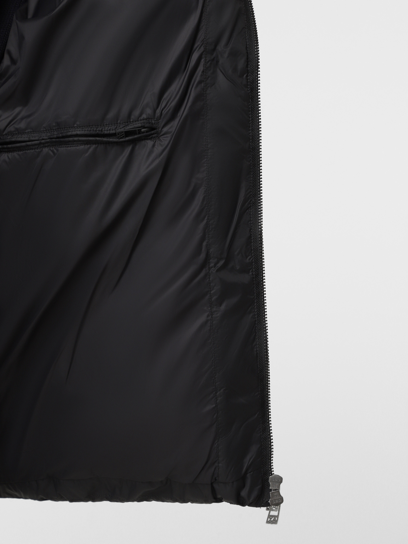 Куртки та дублянки Armani Exchange модель XM001115-AF16589-UC001 Куртки та дублянки Armani Exchange модель XM001115-AF16589-UC001 Фото