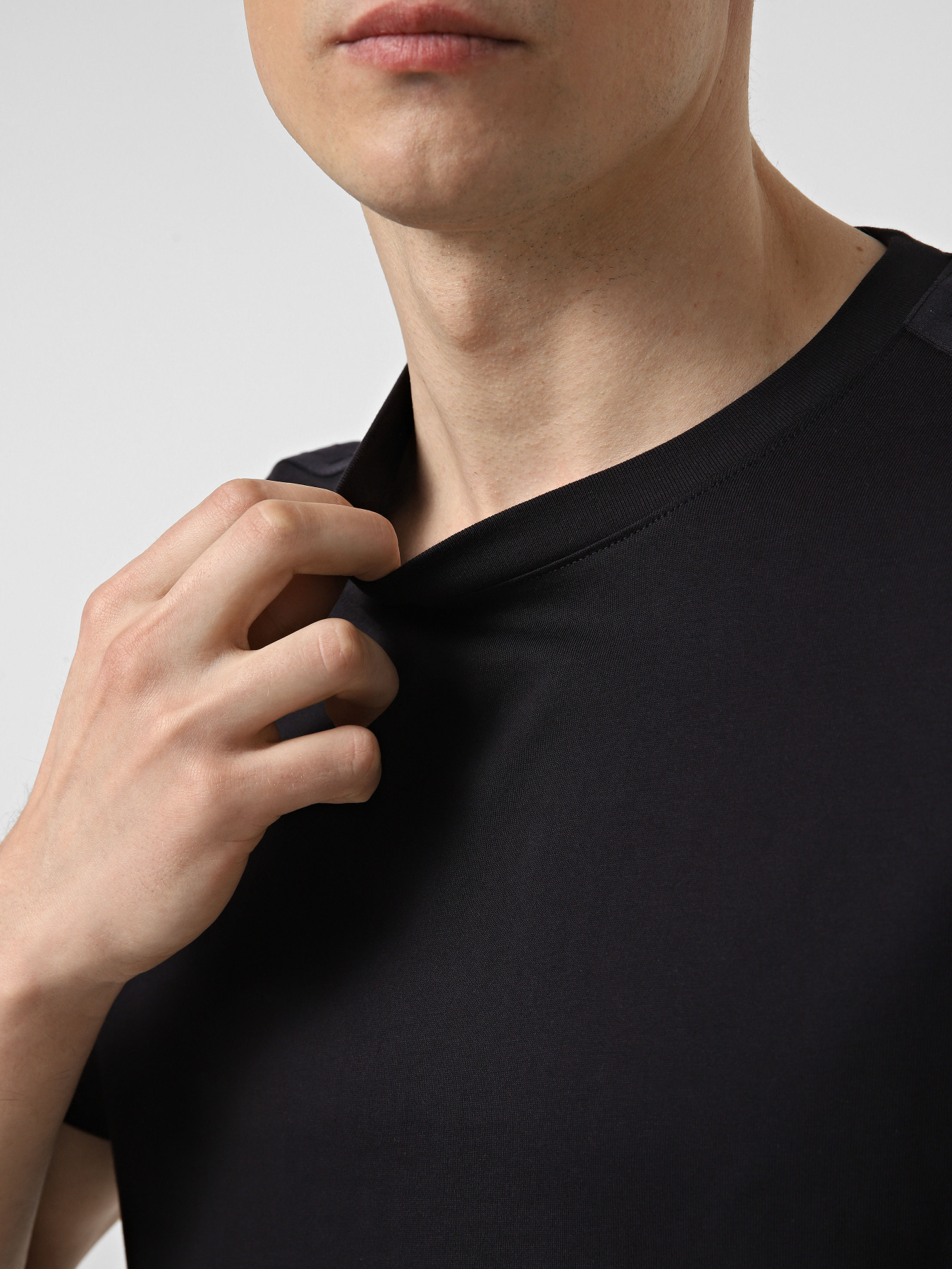 Футболки и поло Armani Exchange модель XM001283-AF10361-UB101 Футболки и поло Armani Exchange модель XM001283-AF10361-UB101 Фото