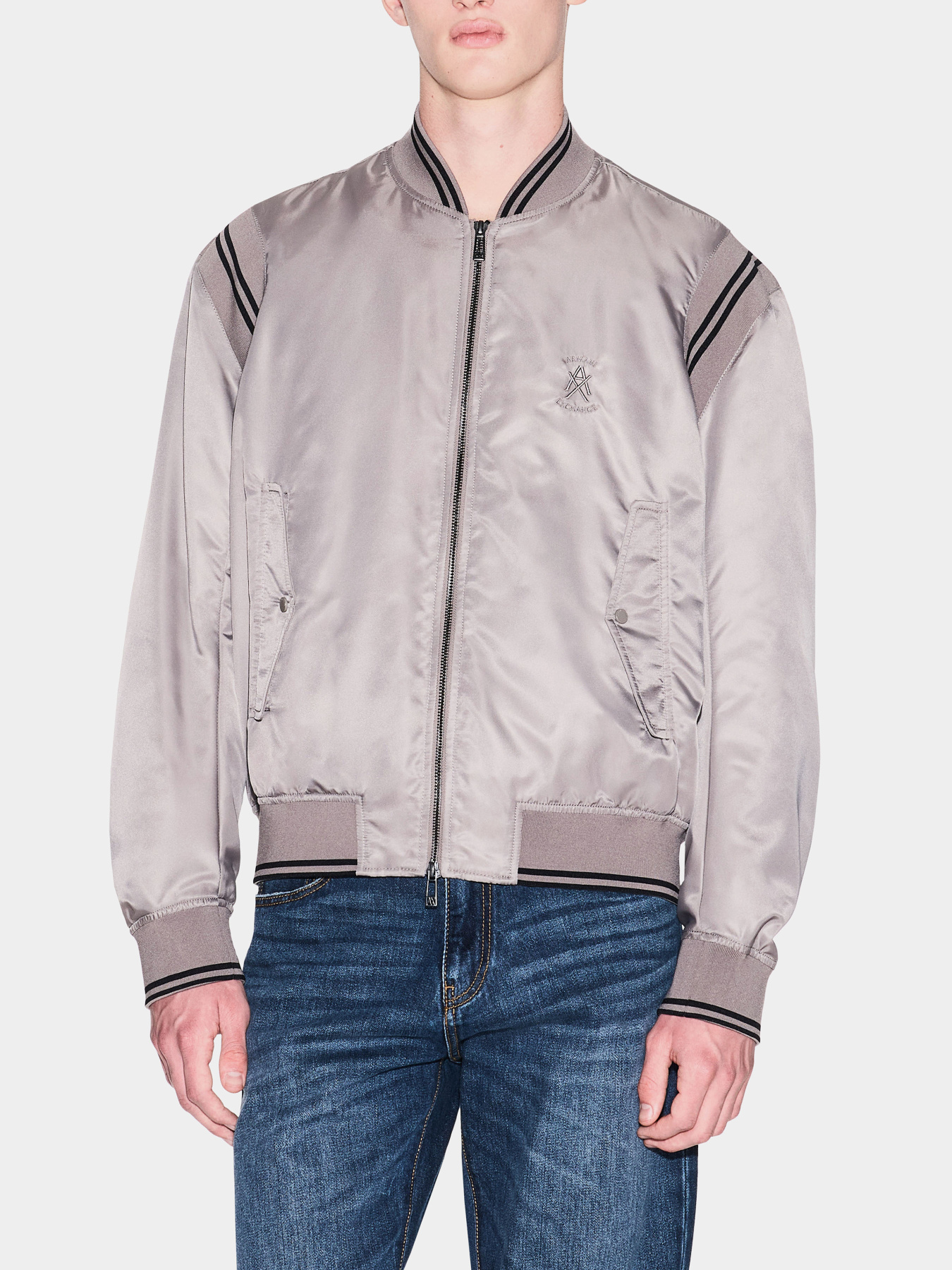 Куртки и дубленки Armani Exchange модель XM002017-AF19828-U6107 Фото