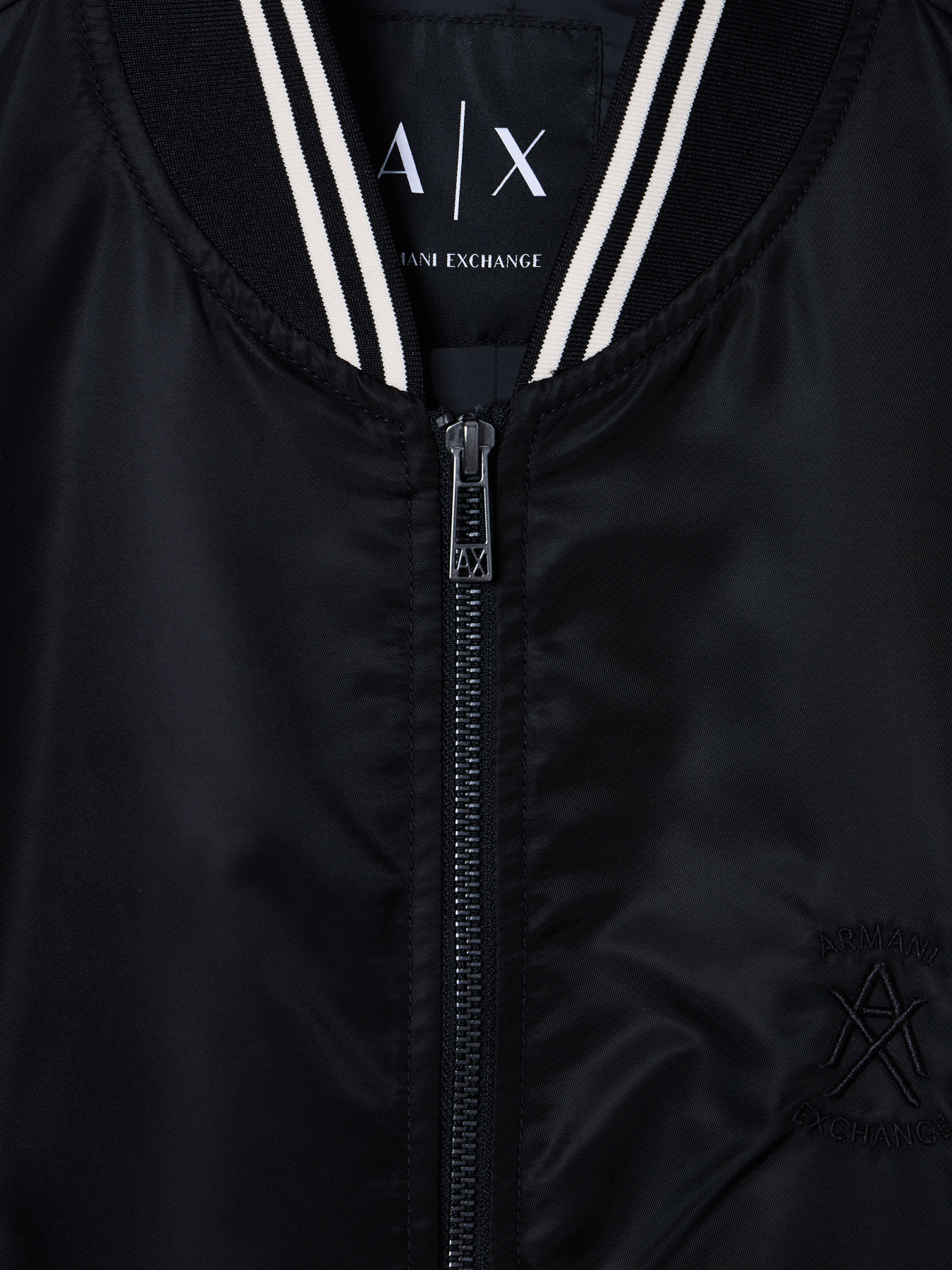 Куртки и дубленки Armani Exchange модель XM002017-AF19828-UC001 Фото