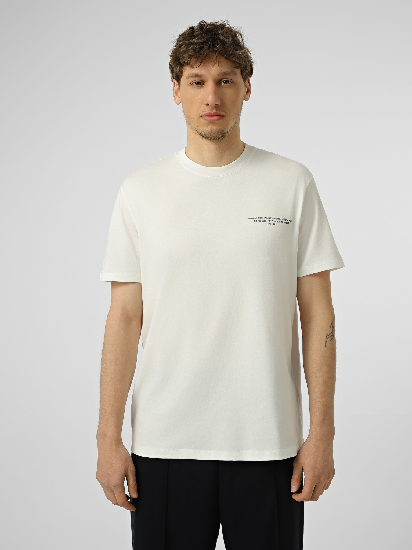 Футболки і поло Armani Exchange модель XM002523-AF10334-U0009 Фото
