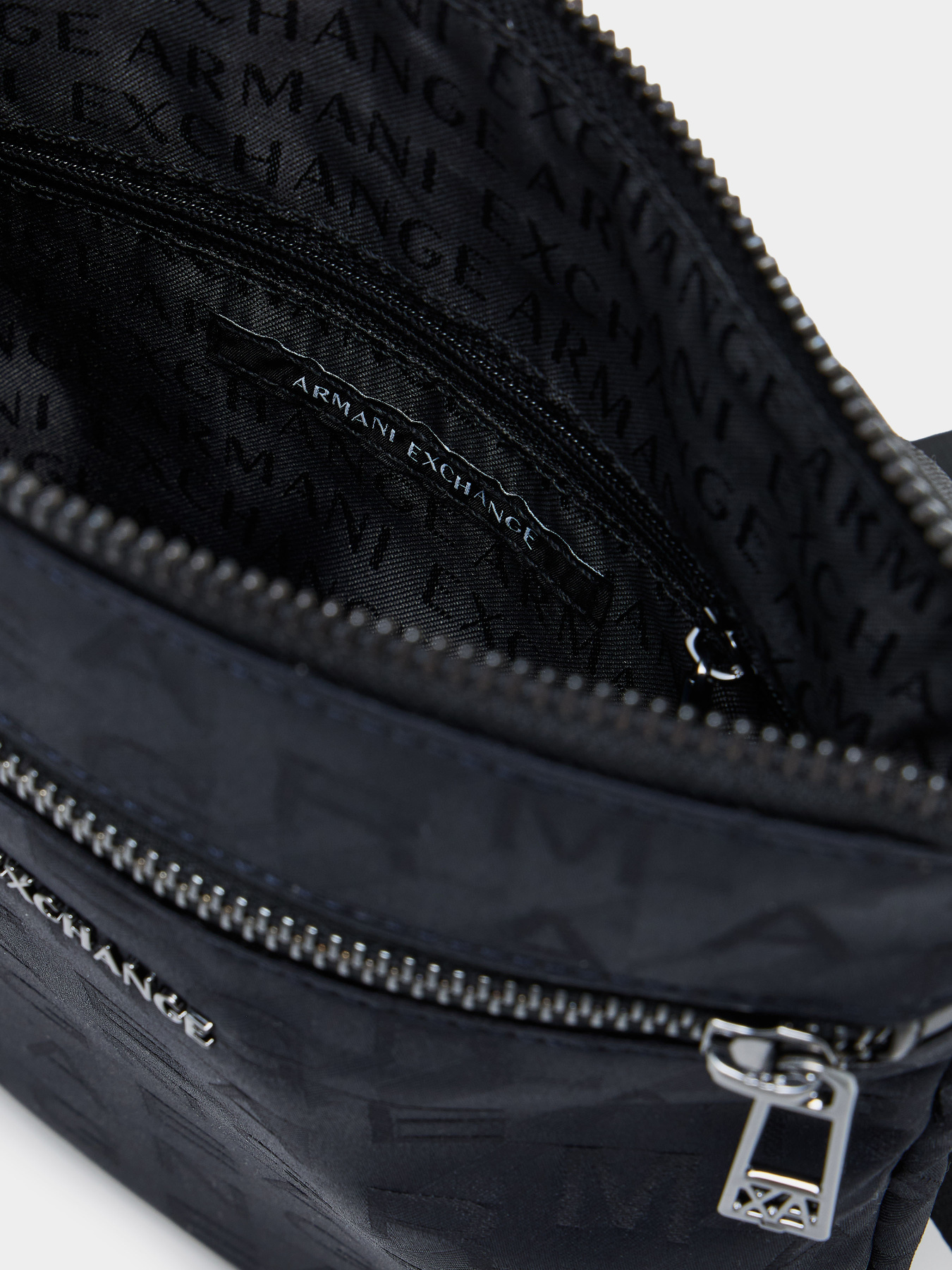 Сумки Armani Exchange модель XM001612-AF22826-UB101 Сумки Armani Exchange модель XM001612-AF22826-UB101 Фото