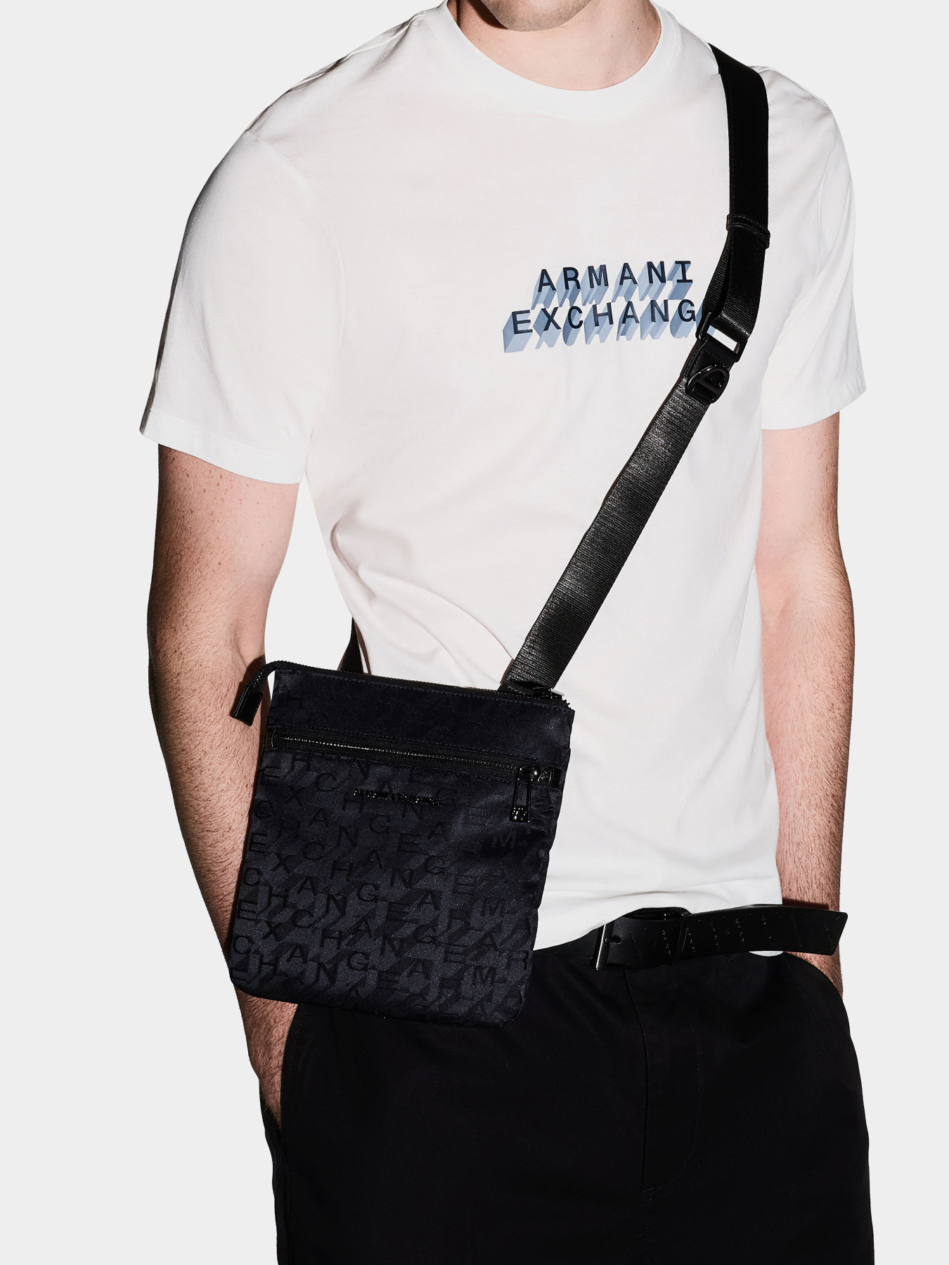 Сумки Armani Exchange модель XM001612-AF22826-UB101 Сумки Armani Exchange модель XM001612-AF22826-UB101 Фото