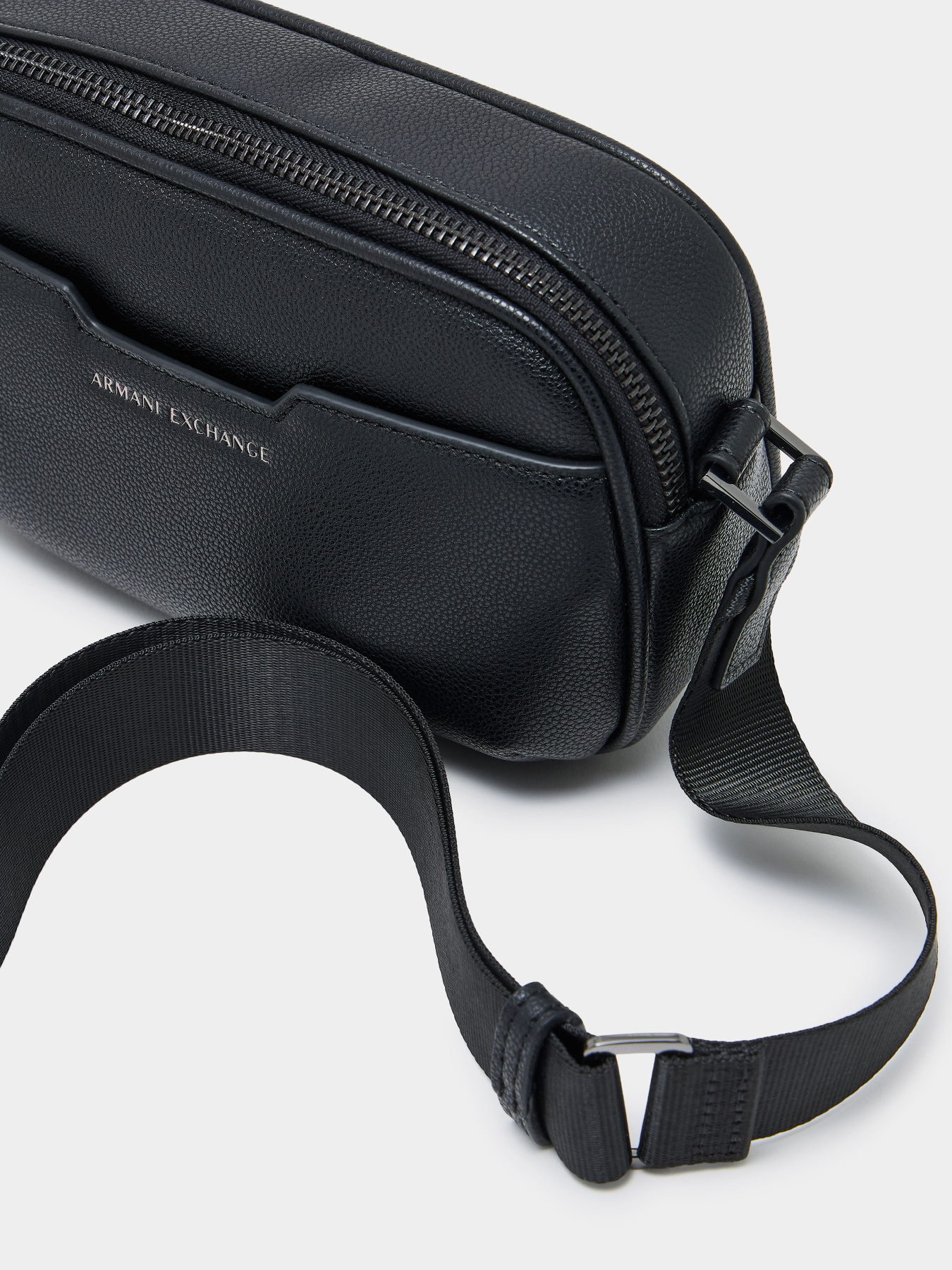 Сумки Armani Exchange модель XM002583-AF22651-UC001 Фото