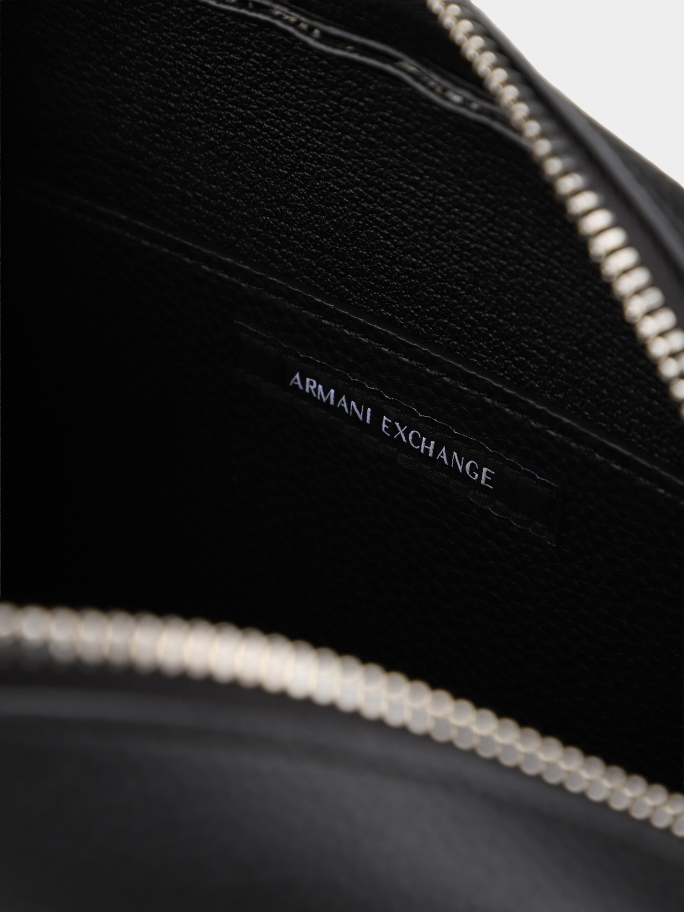 Сумки Armani Exchange модель XW001200-AF15325-FC099 Сумки Armani Exchange модель XW001200-AF15325-FC099 Фото