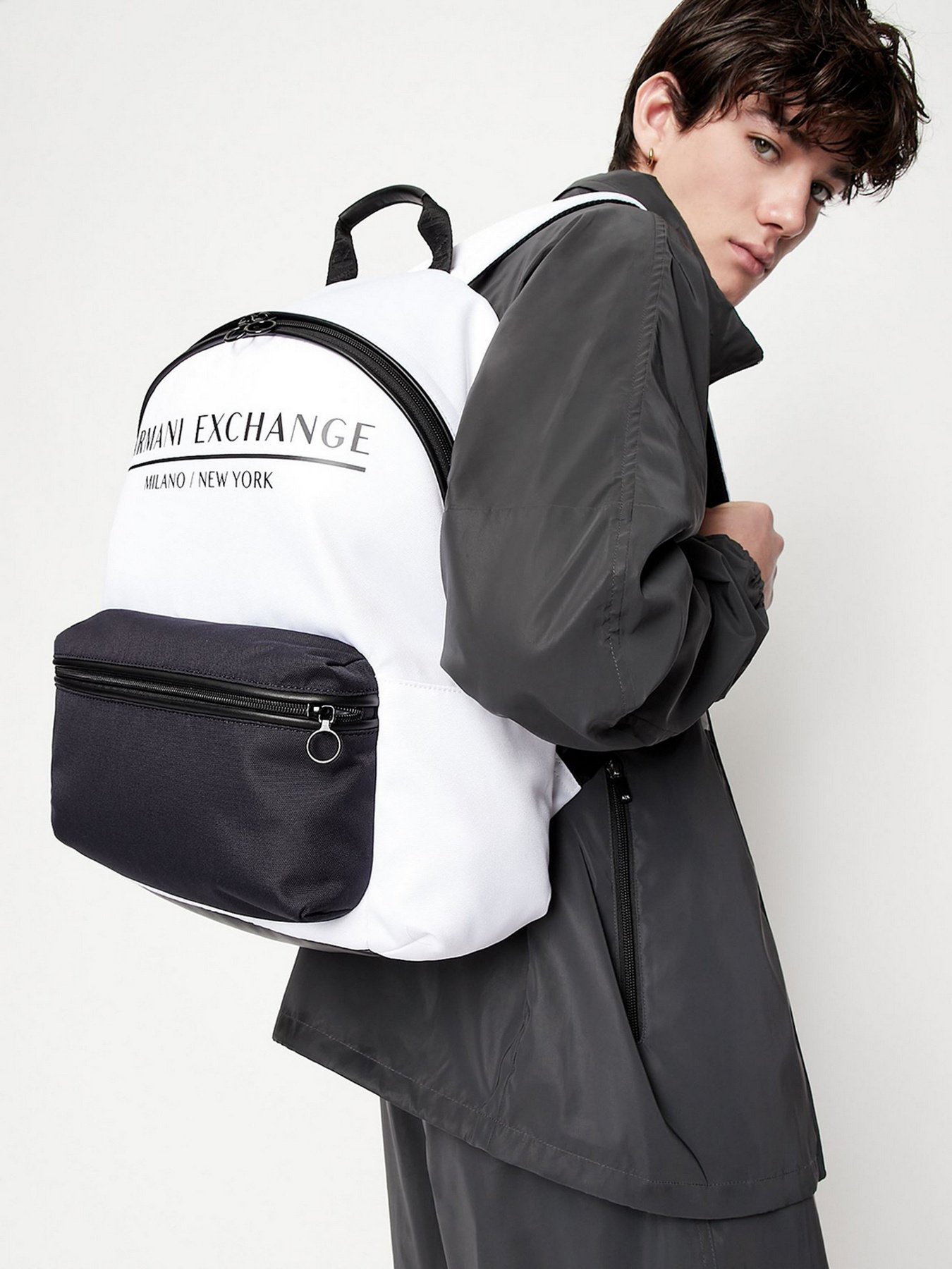 Рюкзаки Armani Exchange модель 952411-2R837-47610 Рюкзаки Armani Exchange модель 952411-2R837-47610 Фото