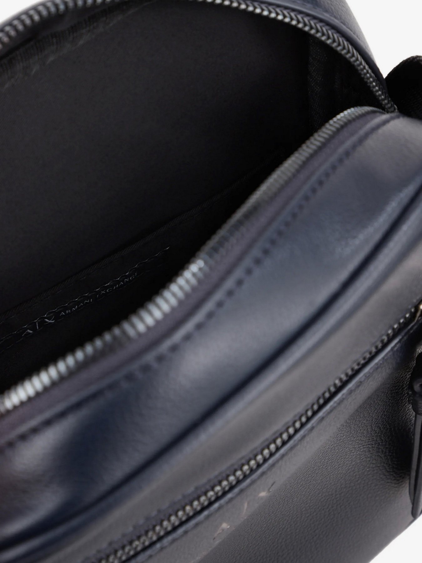 Сумки Armani Exchange модель 952388-CC830-00335 Фото