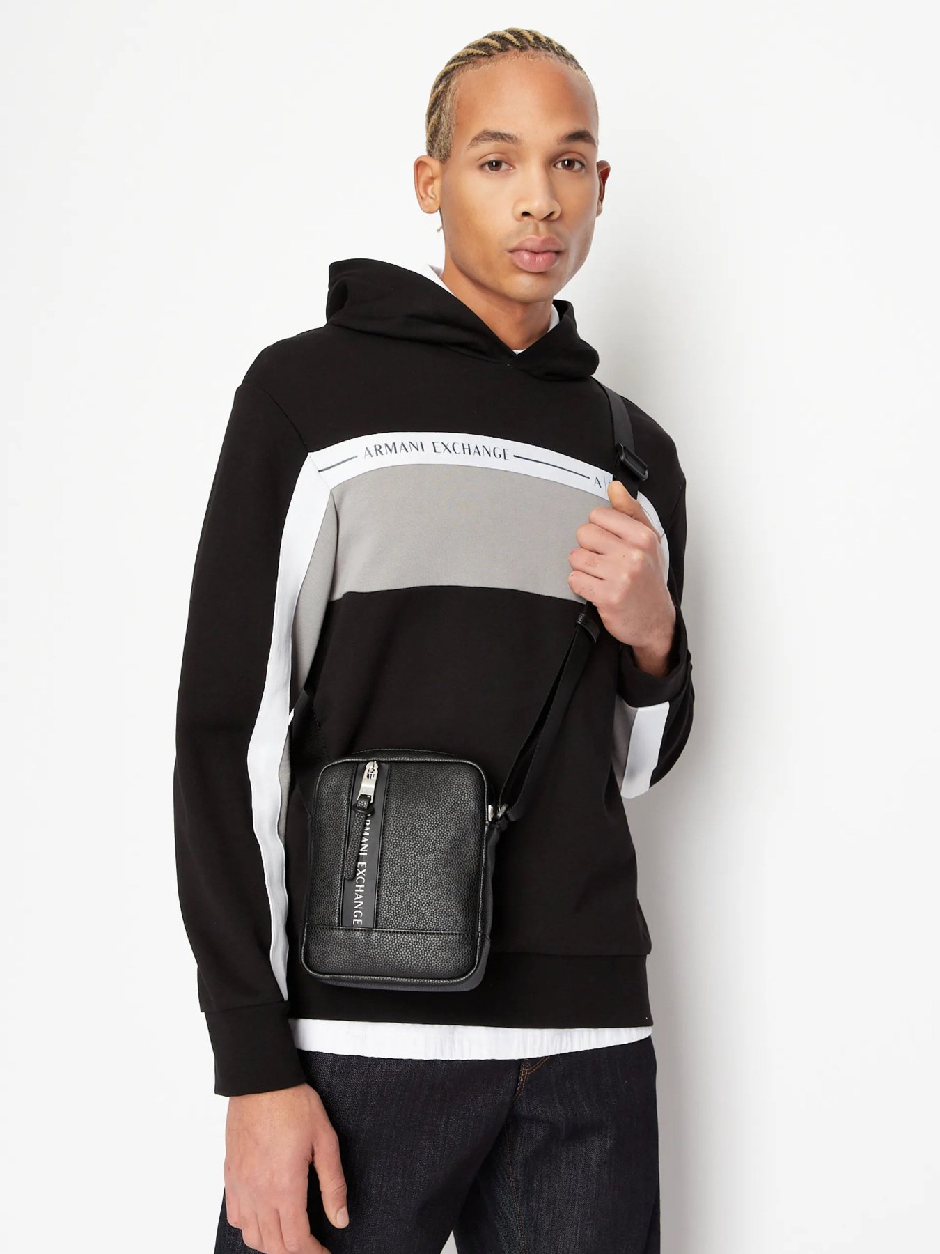 Сумки Armani Exchange модель 952493-3R832-00020 Фото