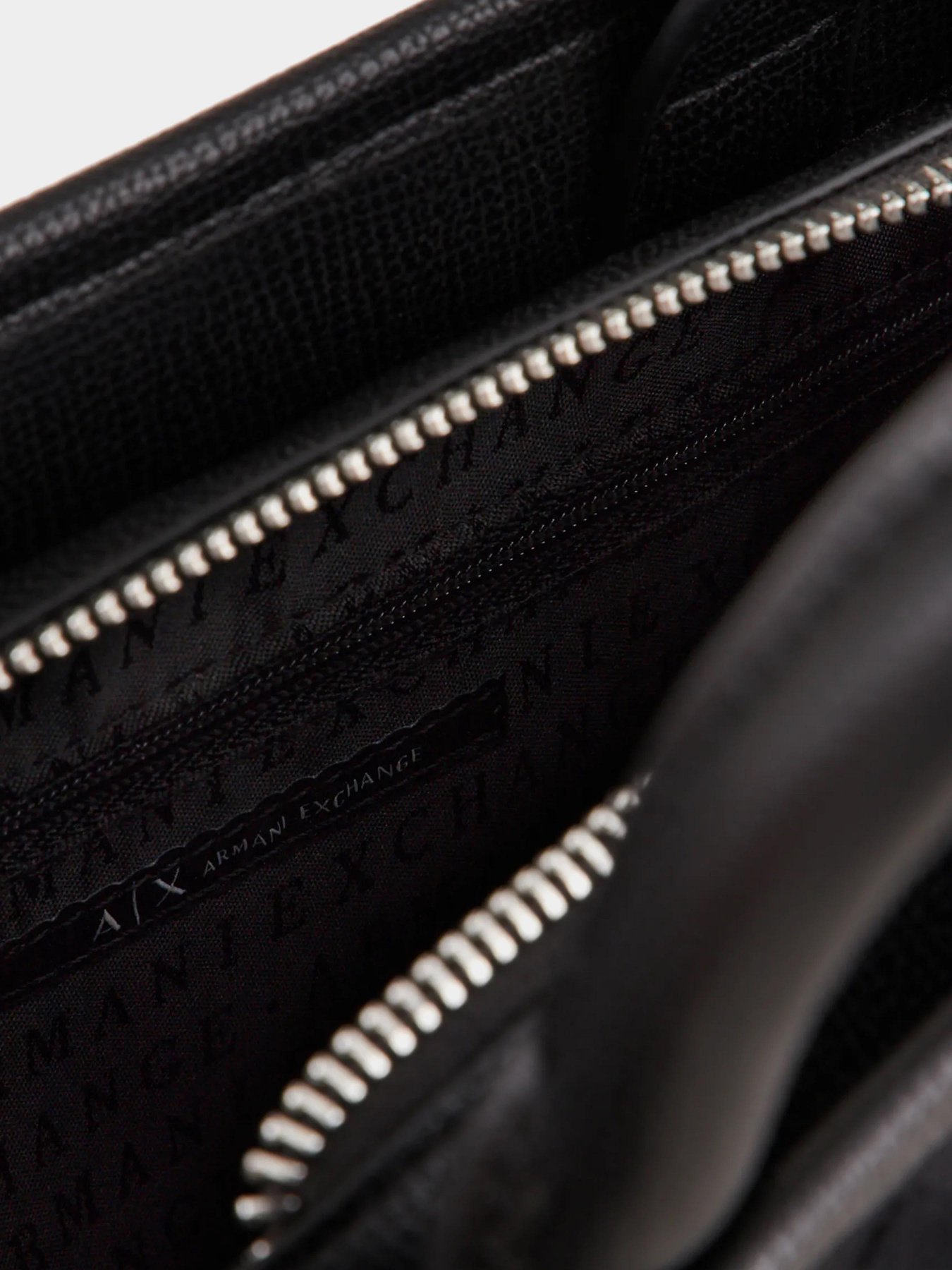 Сумки Armani Exchange модель 942929-3R708-00020 Фото