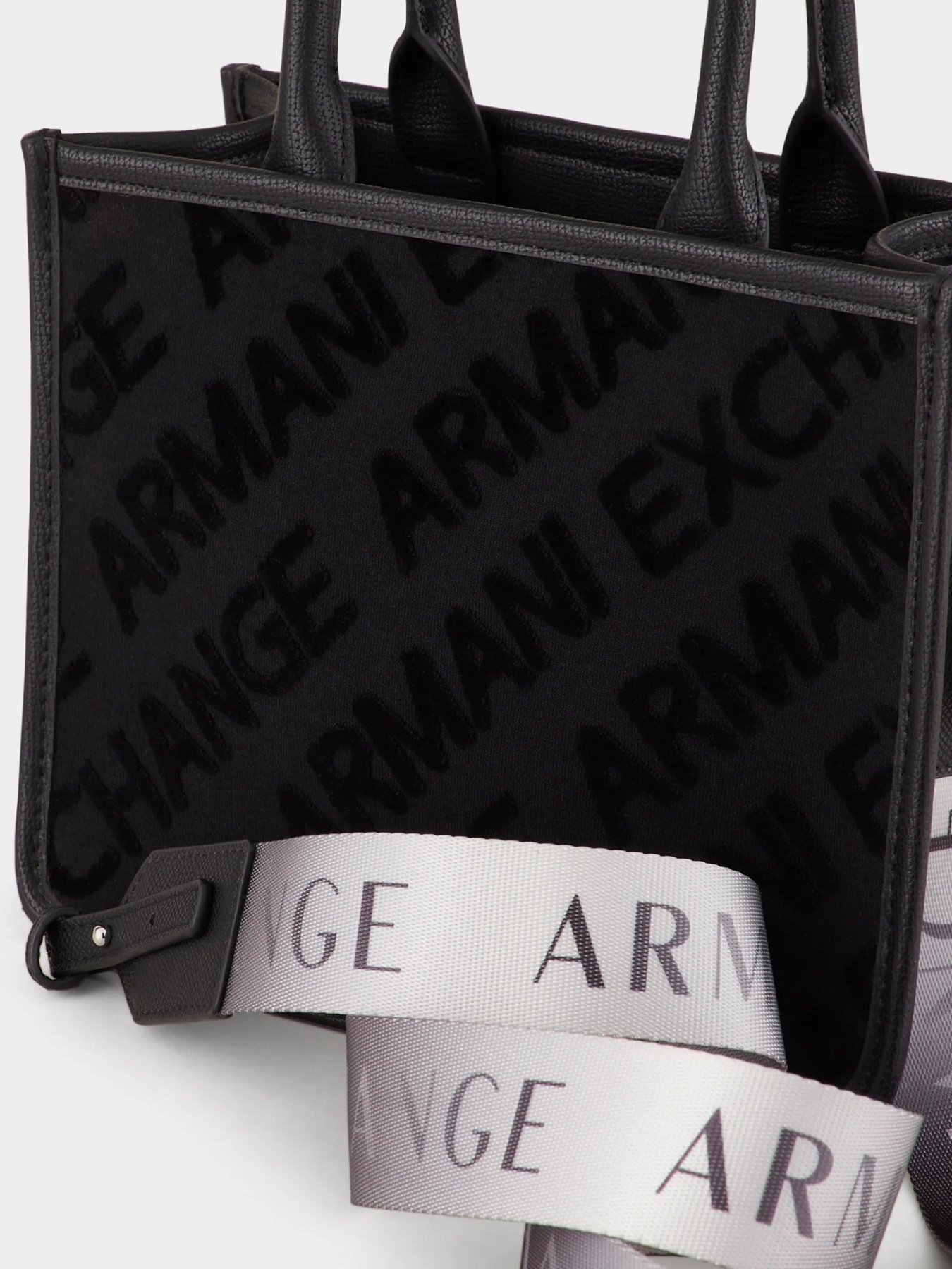 Сумки Armani Exchange модель 942929-3R708-00020 Фото