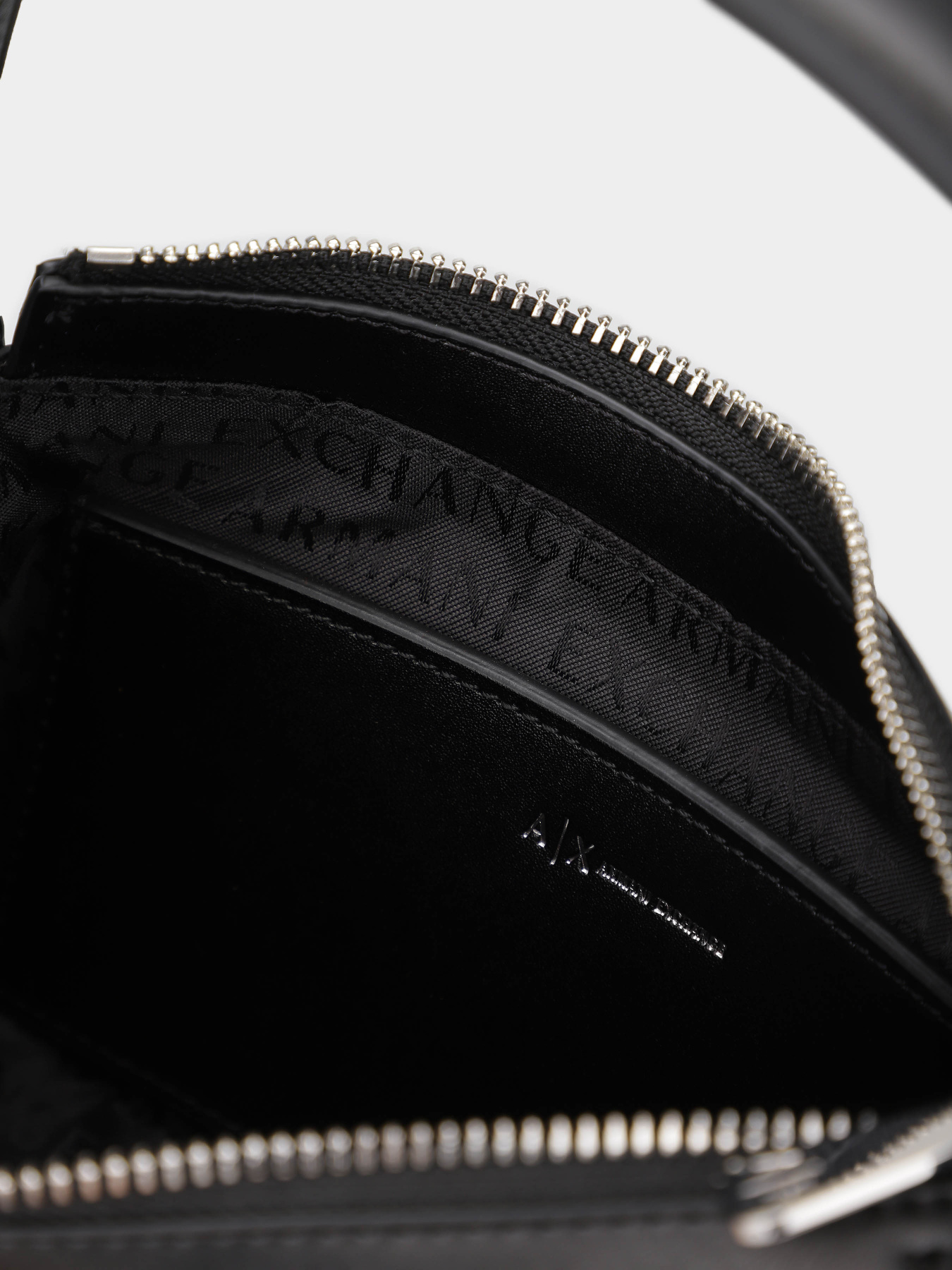 Сумки Armani Exchange модель 949142-4R754-00020 Фото