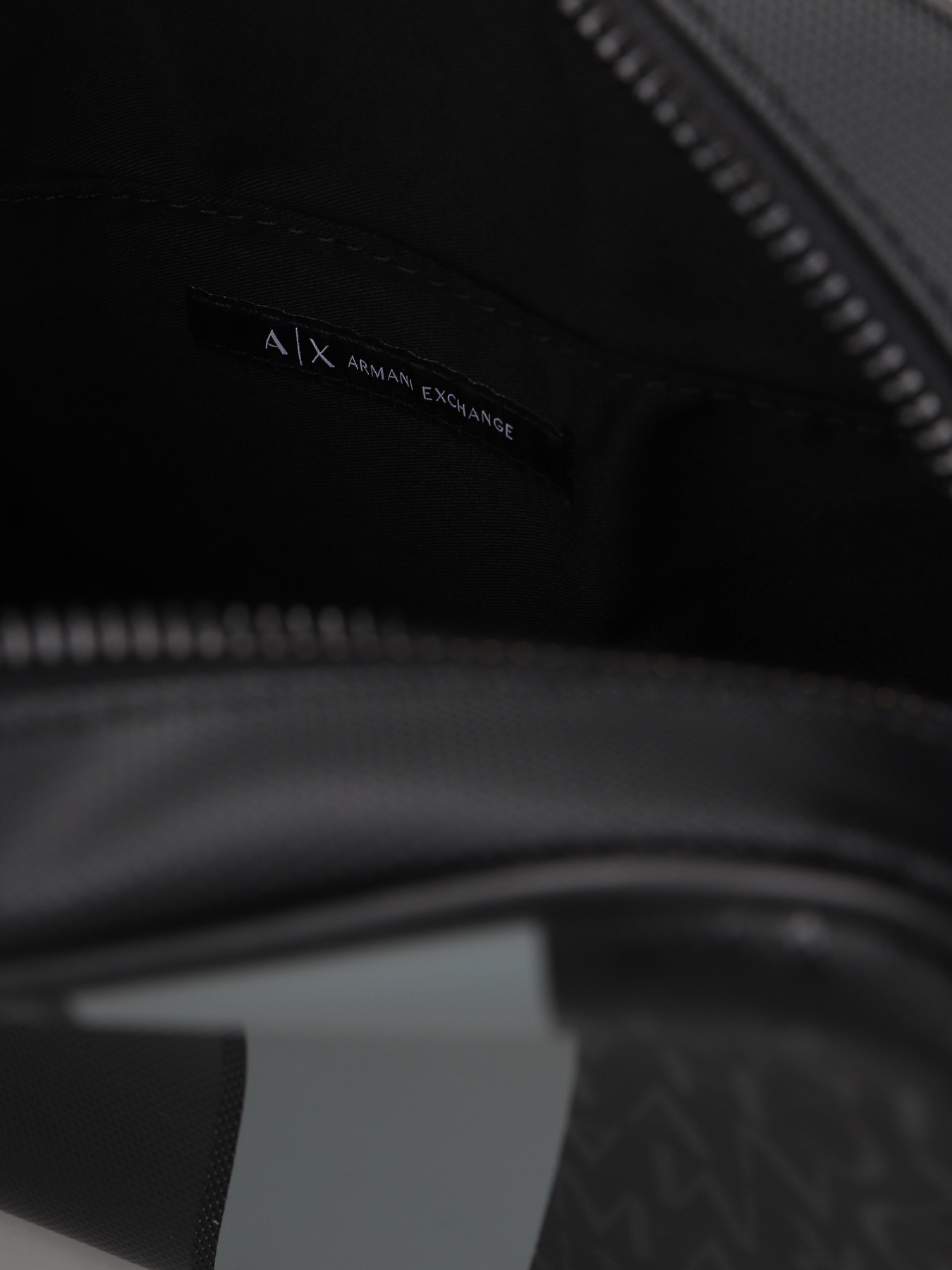 Сумки Armani Exchange модель XM000163-AF11935-MC043 Фото
