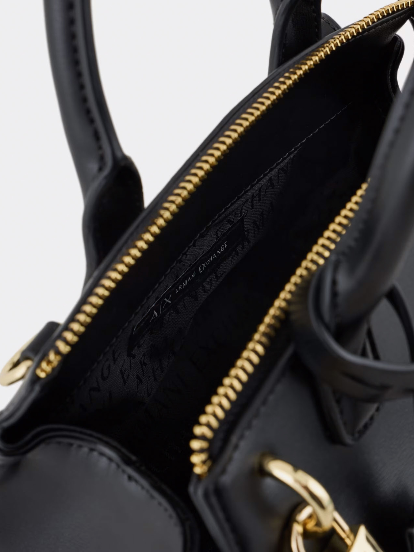 Сумки Armani Exchange модель XW000395-AF12040-UC001 Фото