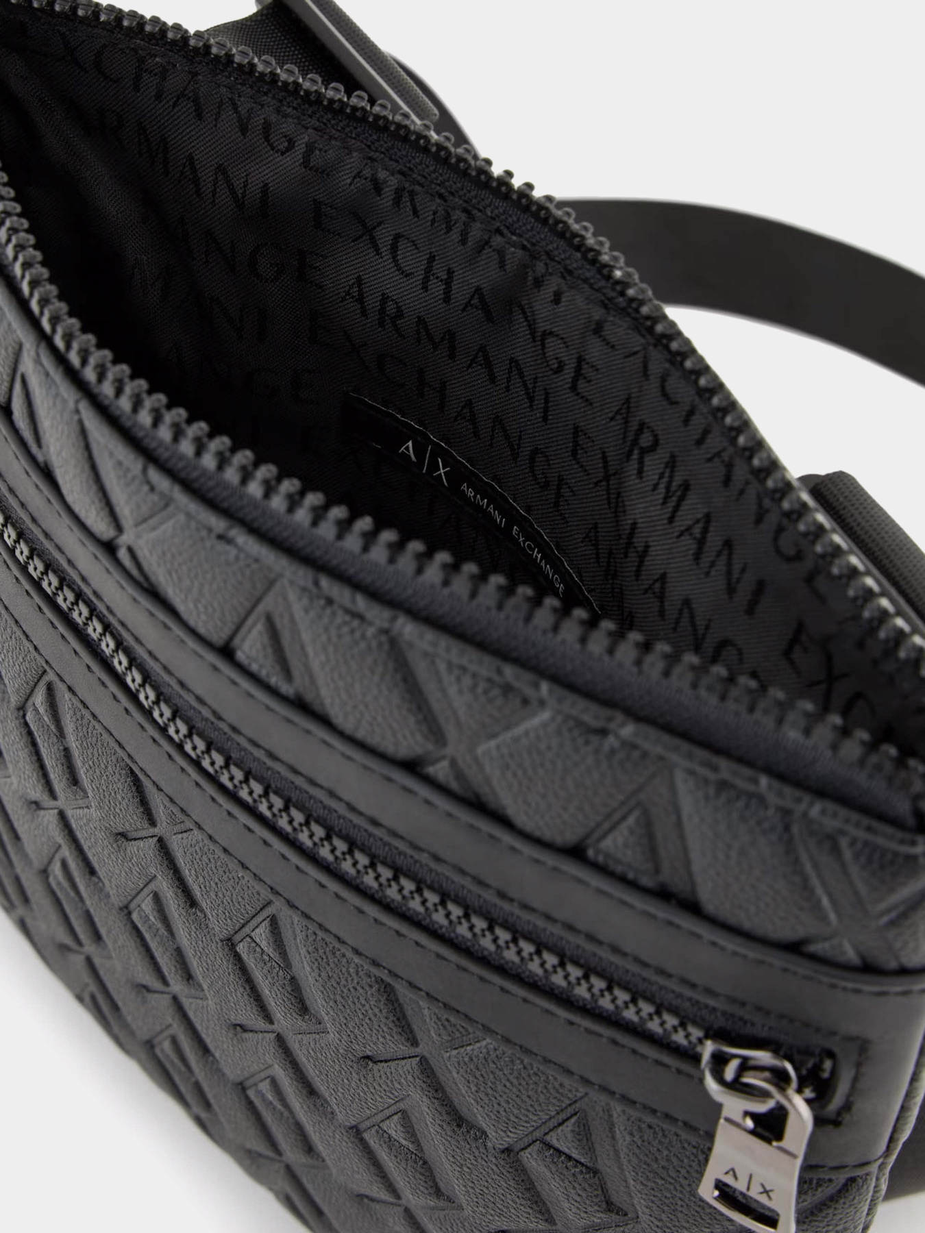 Сумки Armani Exchange модель XM000579-AF12133-UC001 Фото