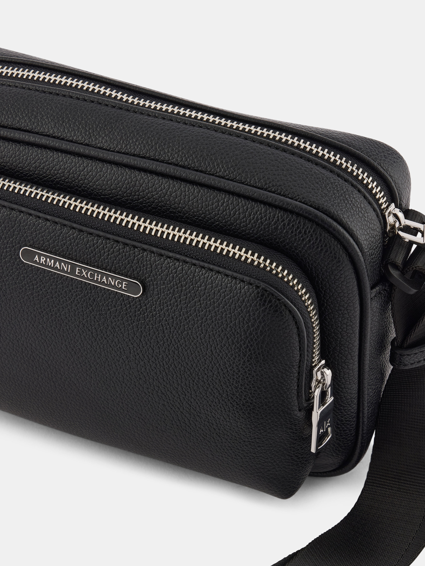 Сумки Armani Exchange модель XM000847-AF12134-UC001 Фото