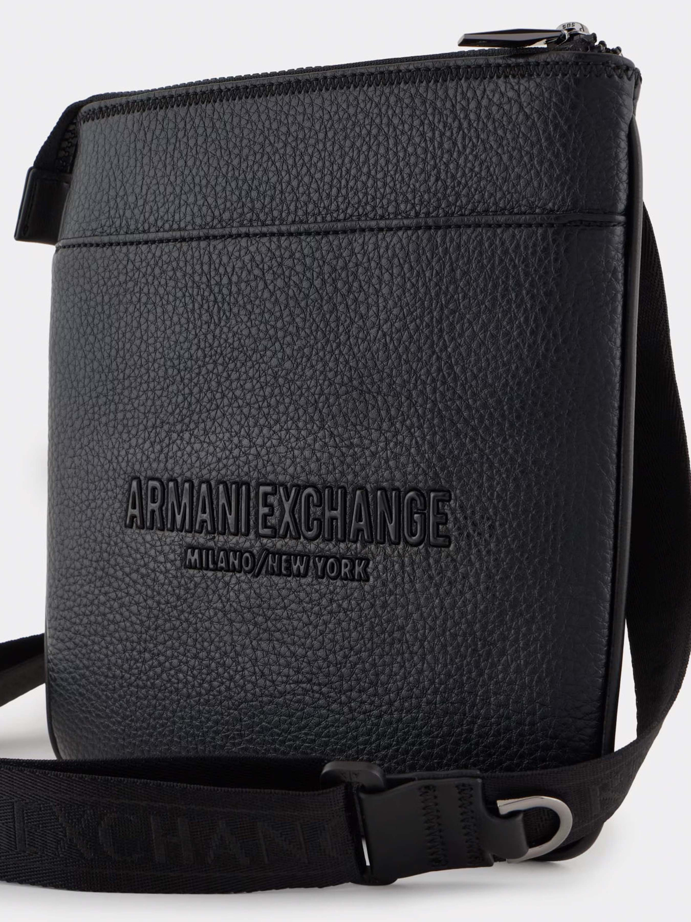 Сумки Armani Exchange модель XM000155-AF11931-UC001 Фото
