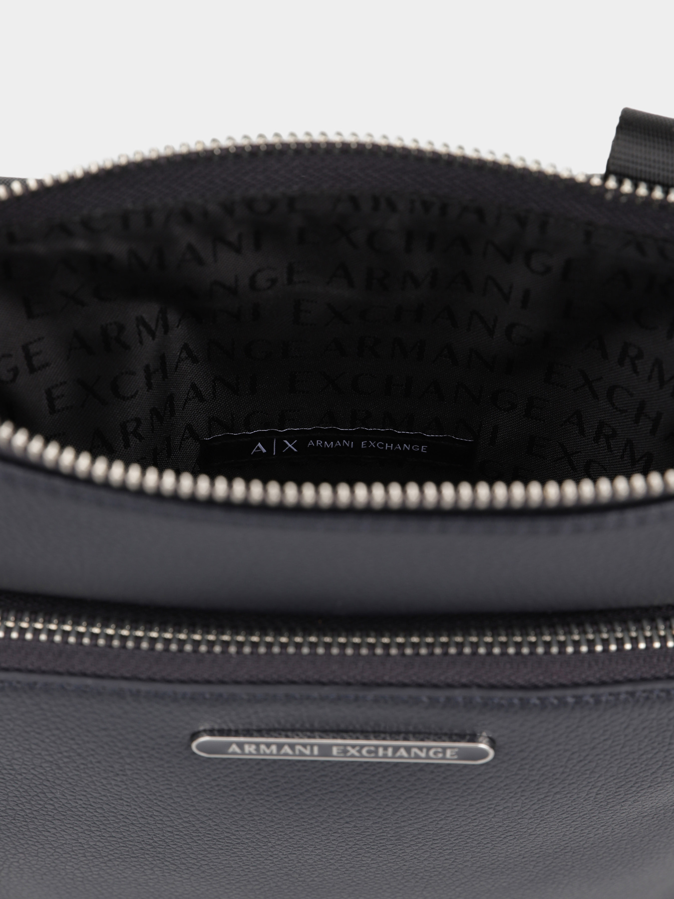 Сумки Armani Exchange модель XM000846-AF12134-UB101 Фото