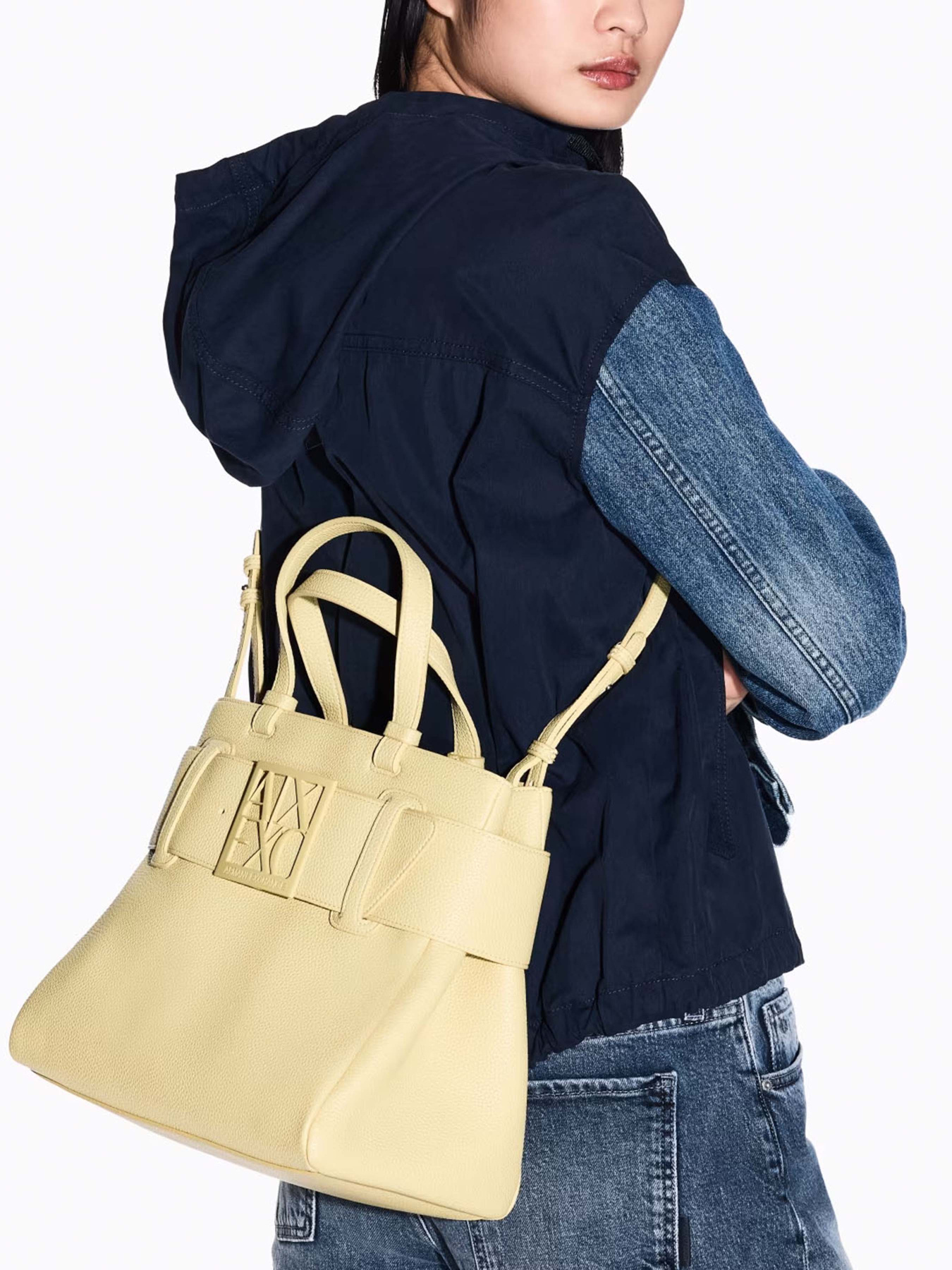 Сумки Armani Exchange модель XW000285-AF11902-U2144 Фото
